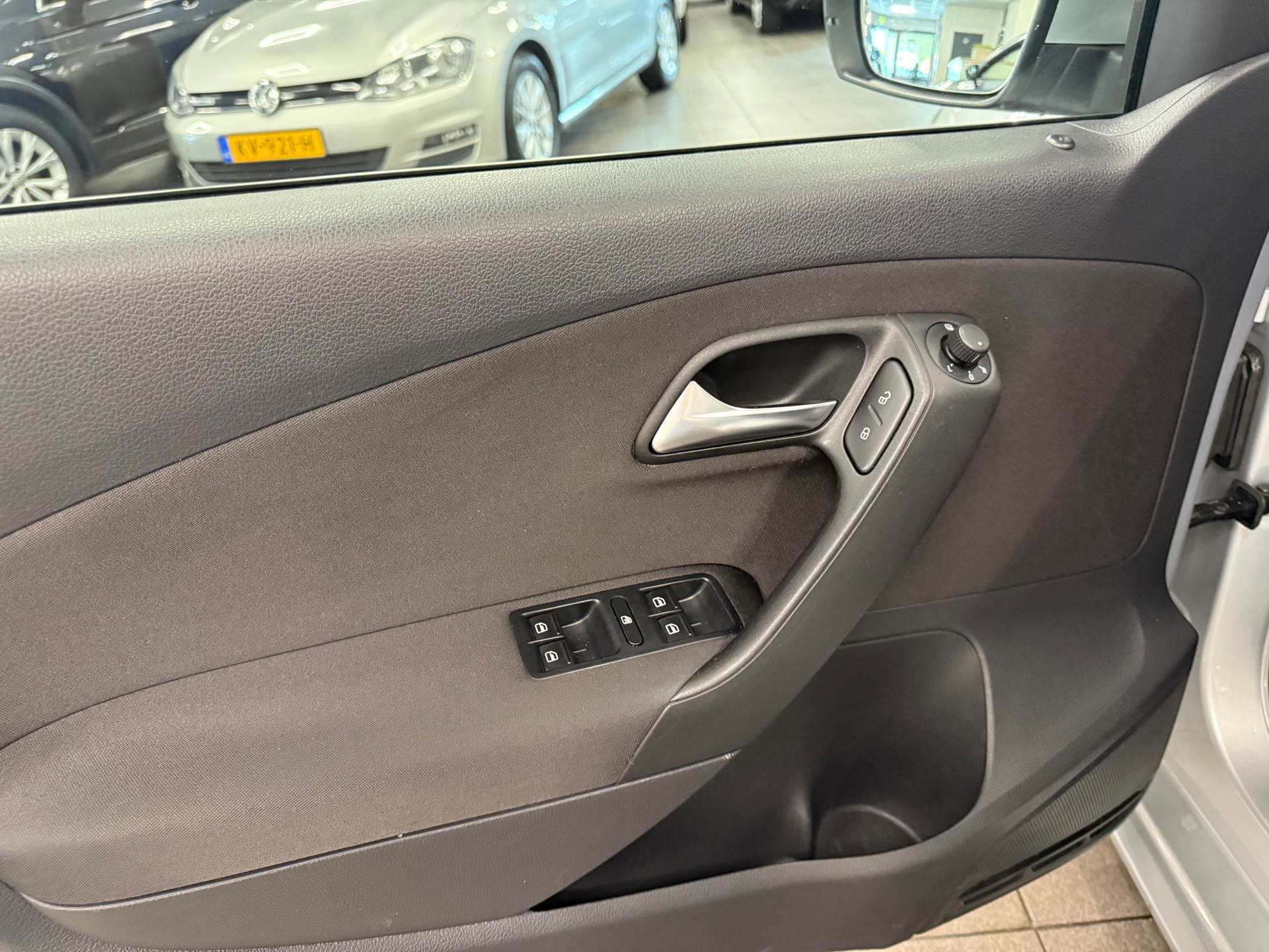 https://www.autokooy.nl//xml/images/45814130-10.JPG