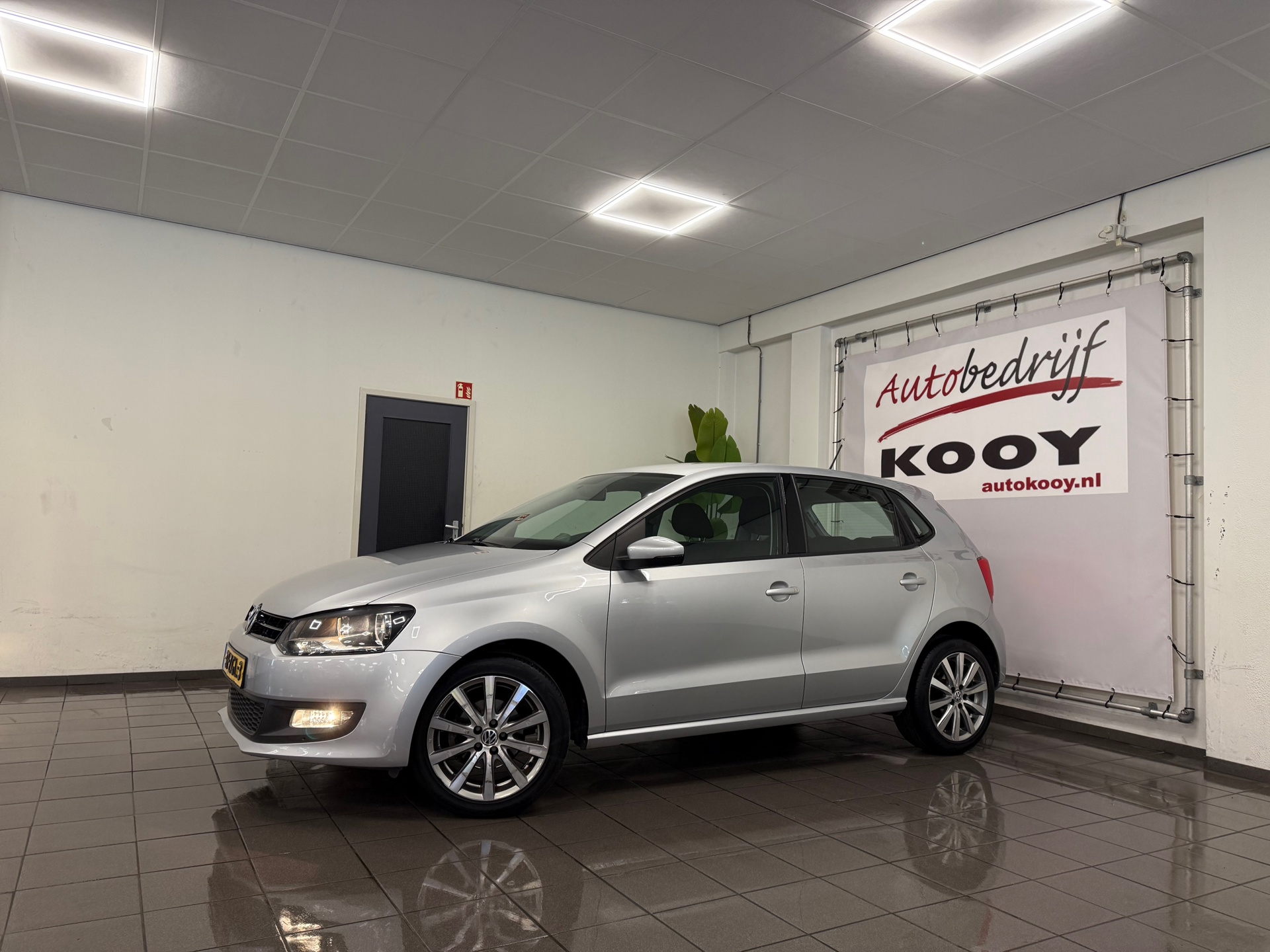 https://www.autokooy.nl//xml/images/45814130-9.JPG