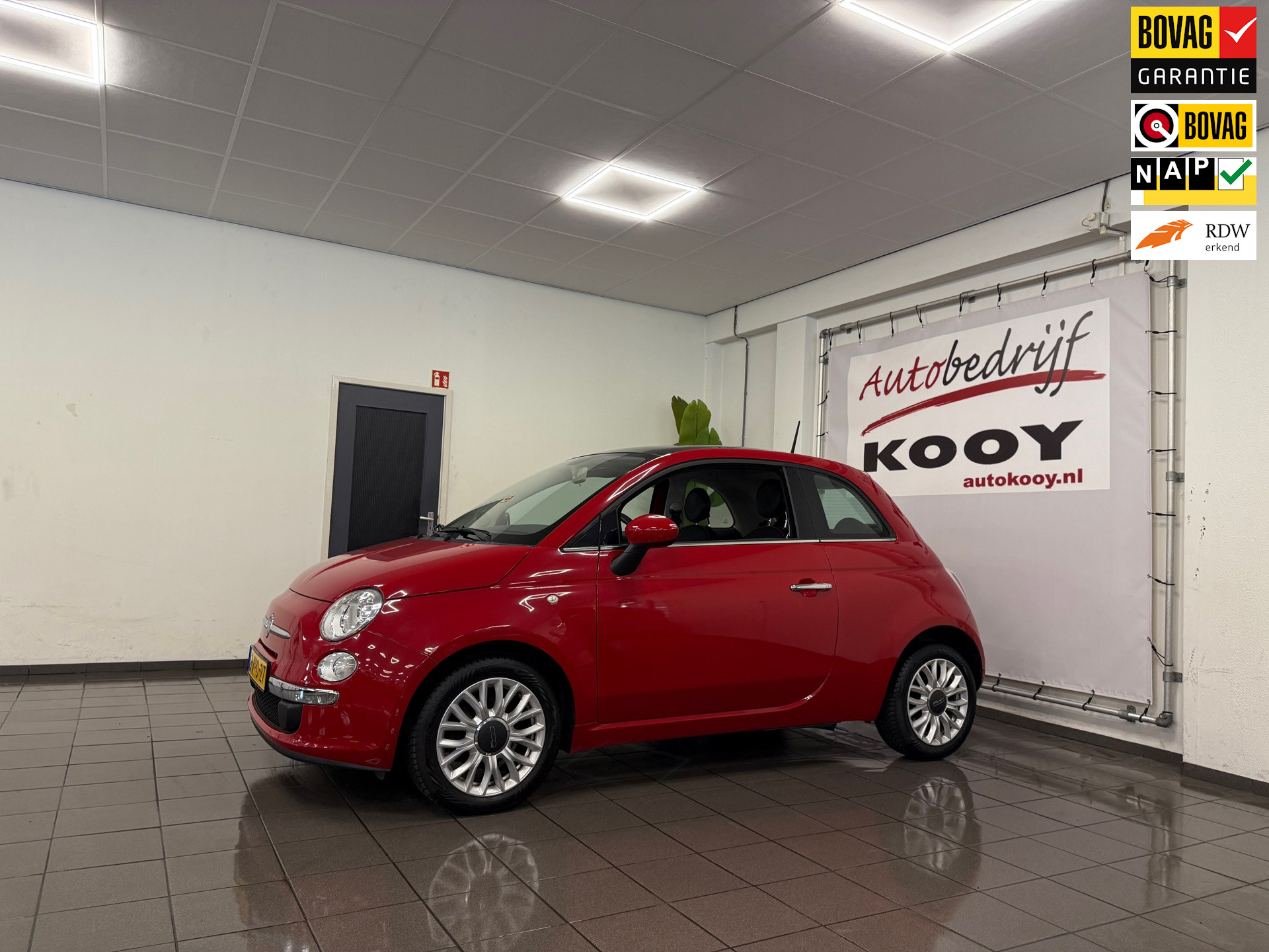 Fiat 500 0.9 TwinAir Turbo Lounge * Panoramadak / Airco / LED / LM Velgen / NL Auto *