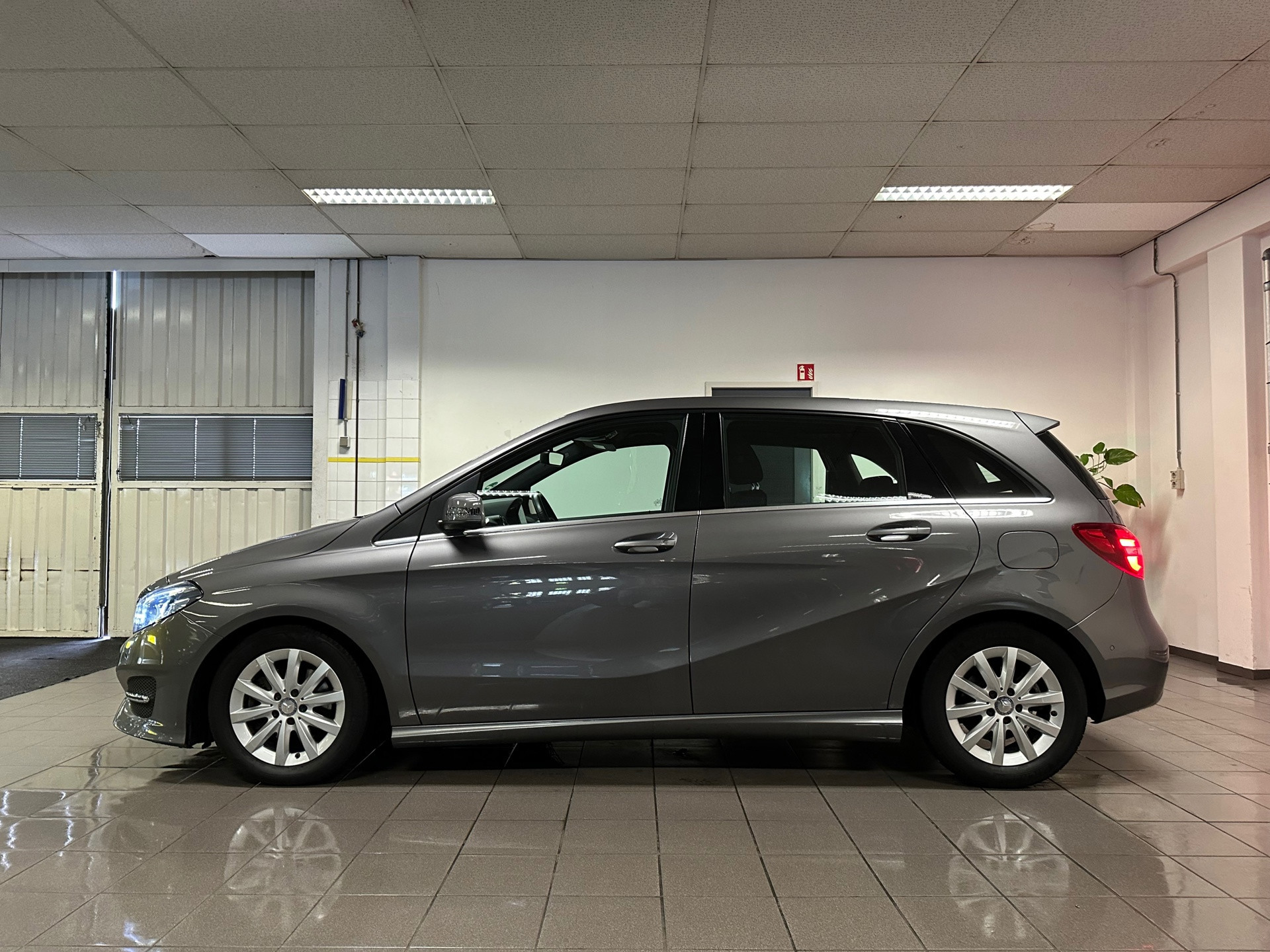https://www.autokooy.nl//xml/images/45830947-2.JPG