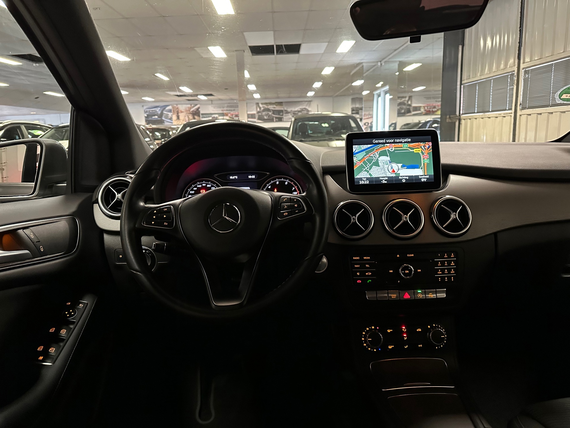 https://www.autokooy.nl//xml/images/45830947-22.JPG