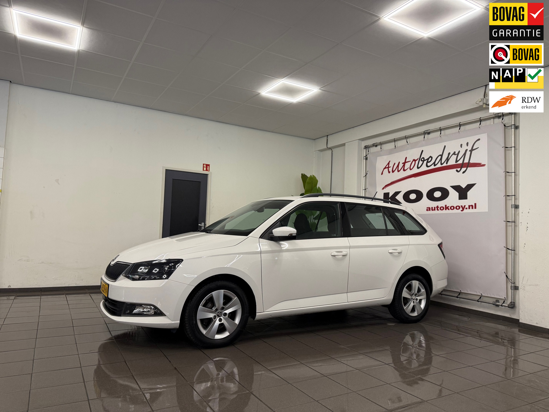 Skoda Fabia Combi 1.0 Ambition Business * Navigatie / Cruise control / LM Velgen / NL Auto *