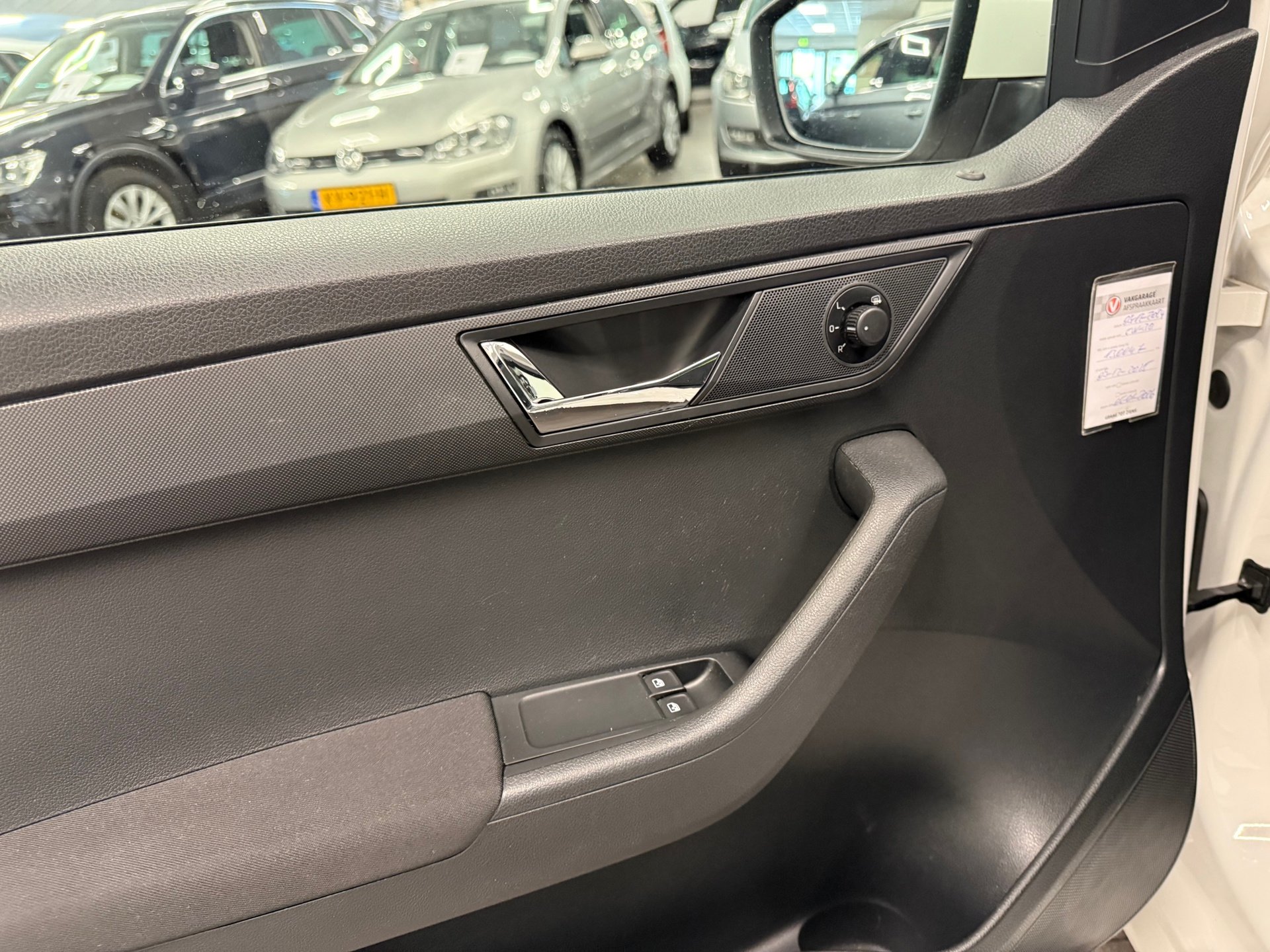 https://www.autokooy.nl//xml/images/45837913-11.JPG