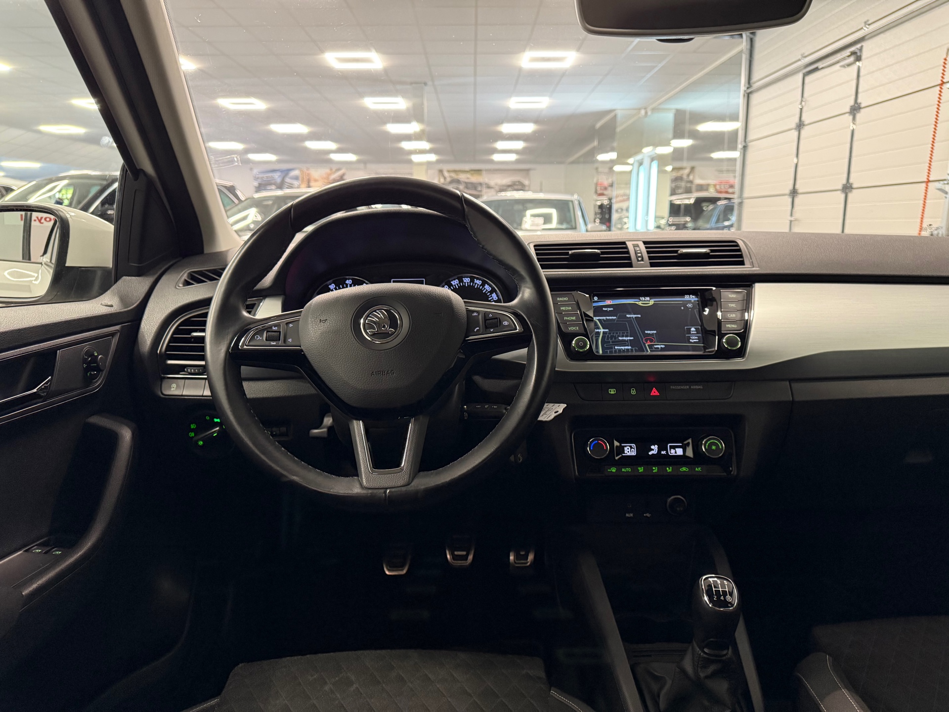 https://www.autokooy.nl//xml/images/45837913-22.JPG