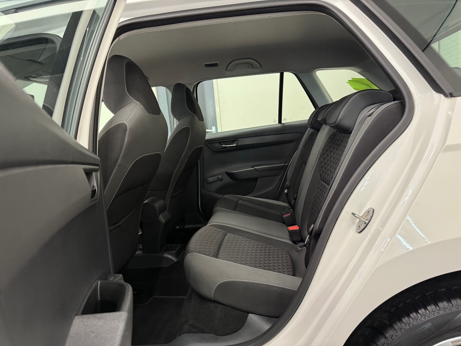 https://www.autokooy.nl//xml/images/45837913-23.JPG