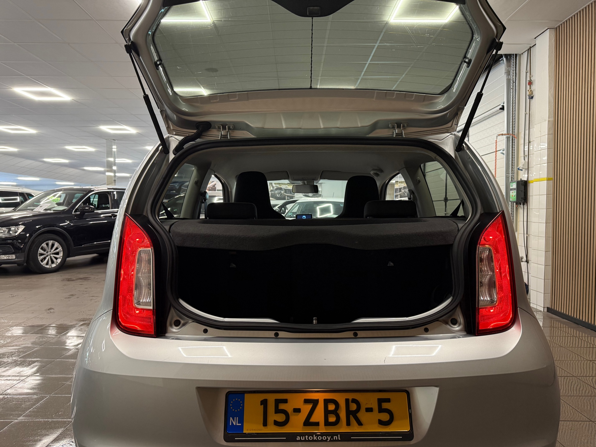https://www.autokooy.nl//xml/images/45946274-5.JPG