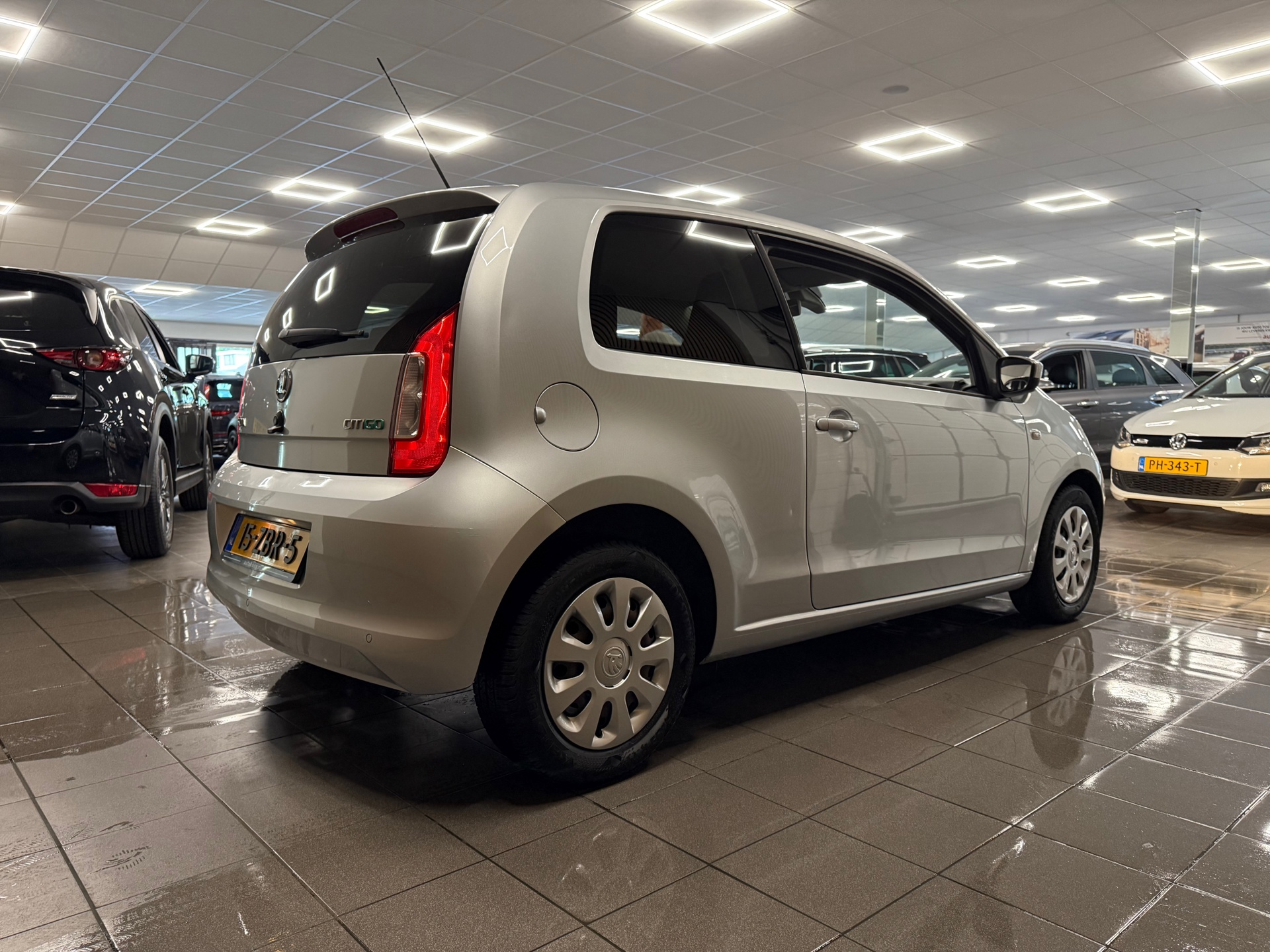 https://www.autokooy.nl//xml/images/45946274-6.JPG