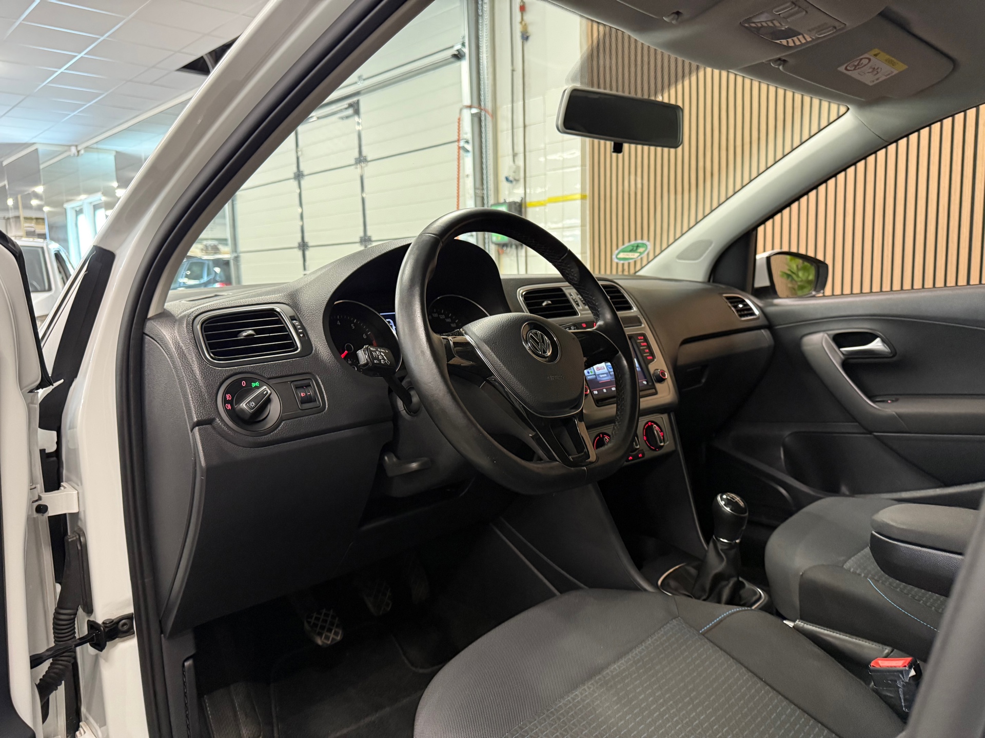 https://www.autokooy.nl//xml/images/45946300-12.JPG
