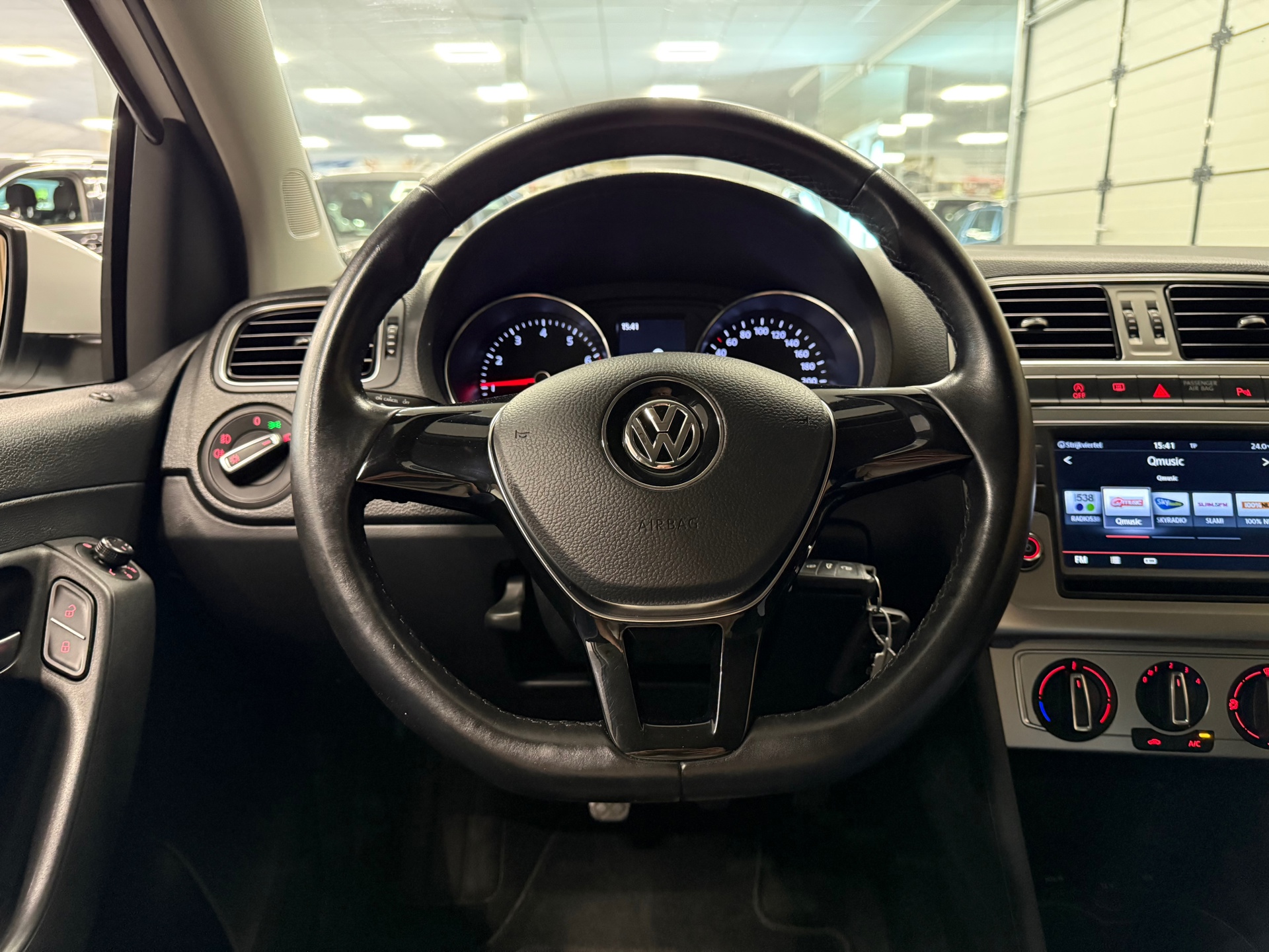 https://www.autokooy.nl//xml/images/45946300-13.JPG