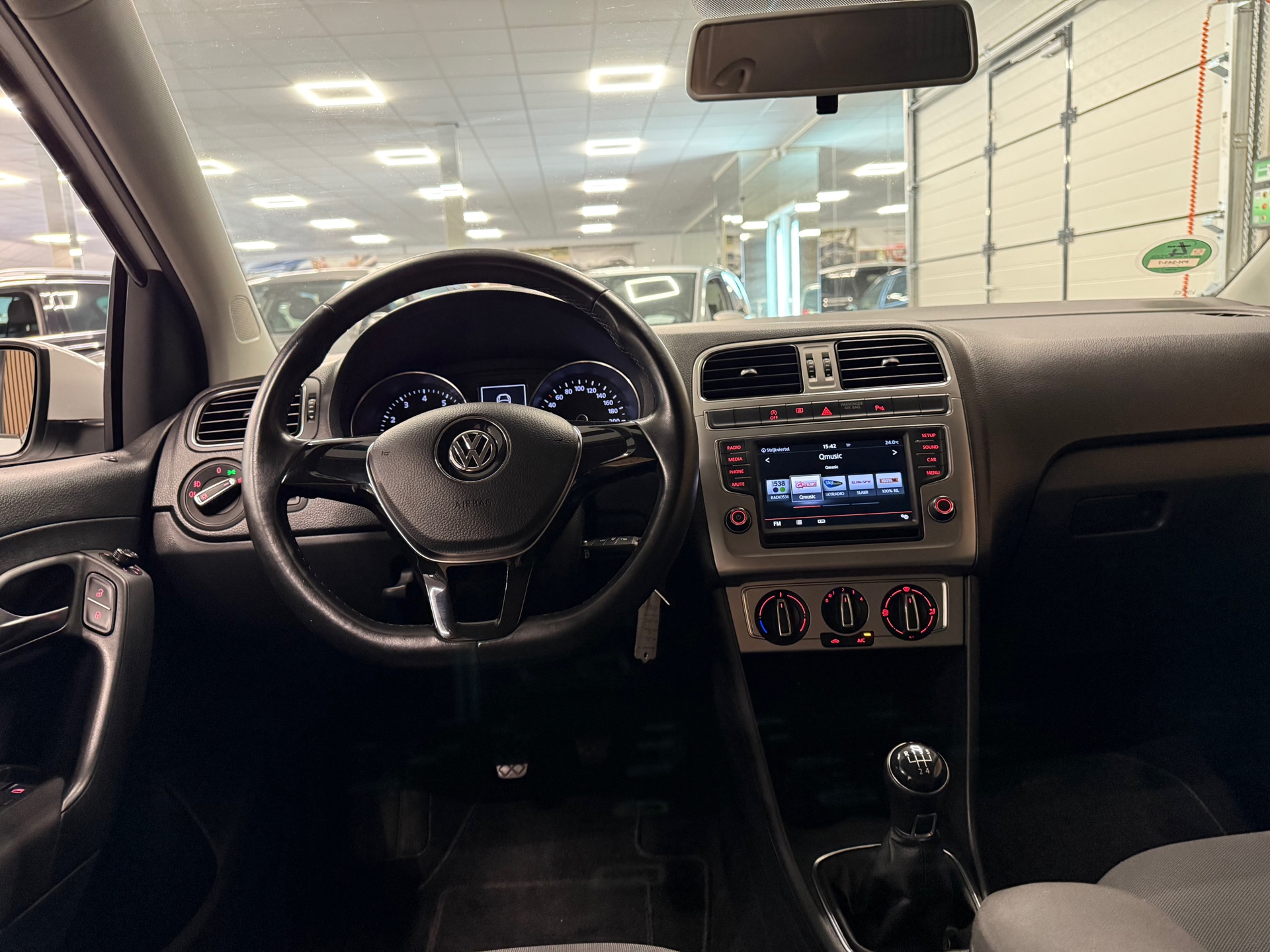 https://www.autokooy.nl//xml/images/45946300-22.JPG