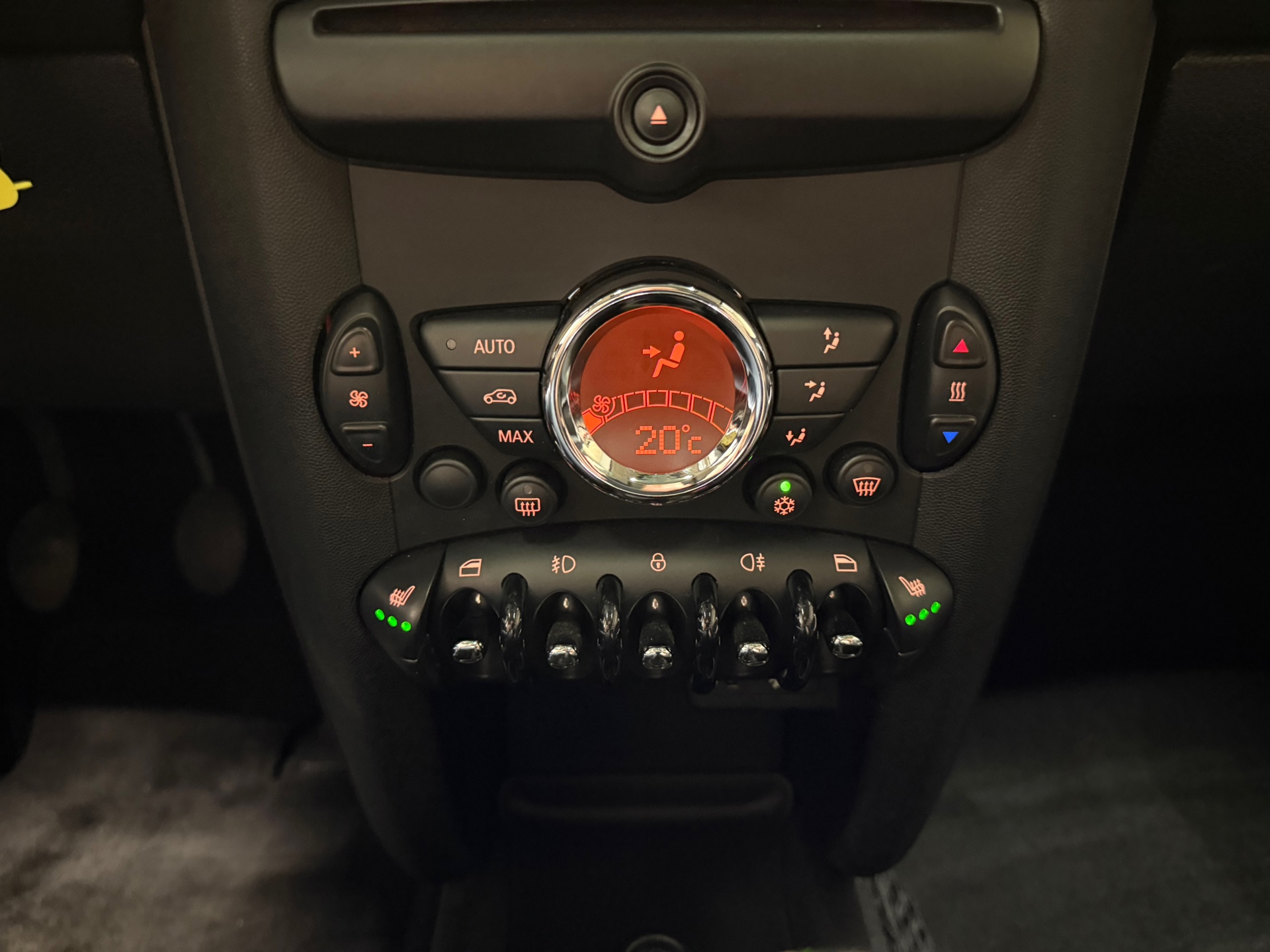 https://www.autokooy.nl//xml/images/45946409-16.JPG