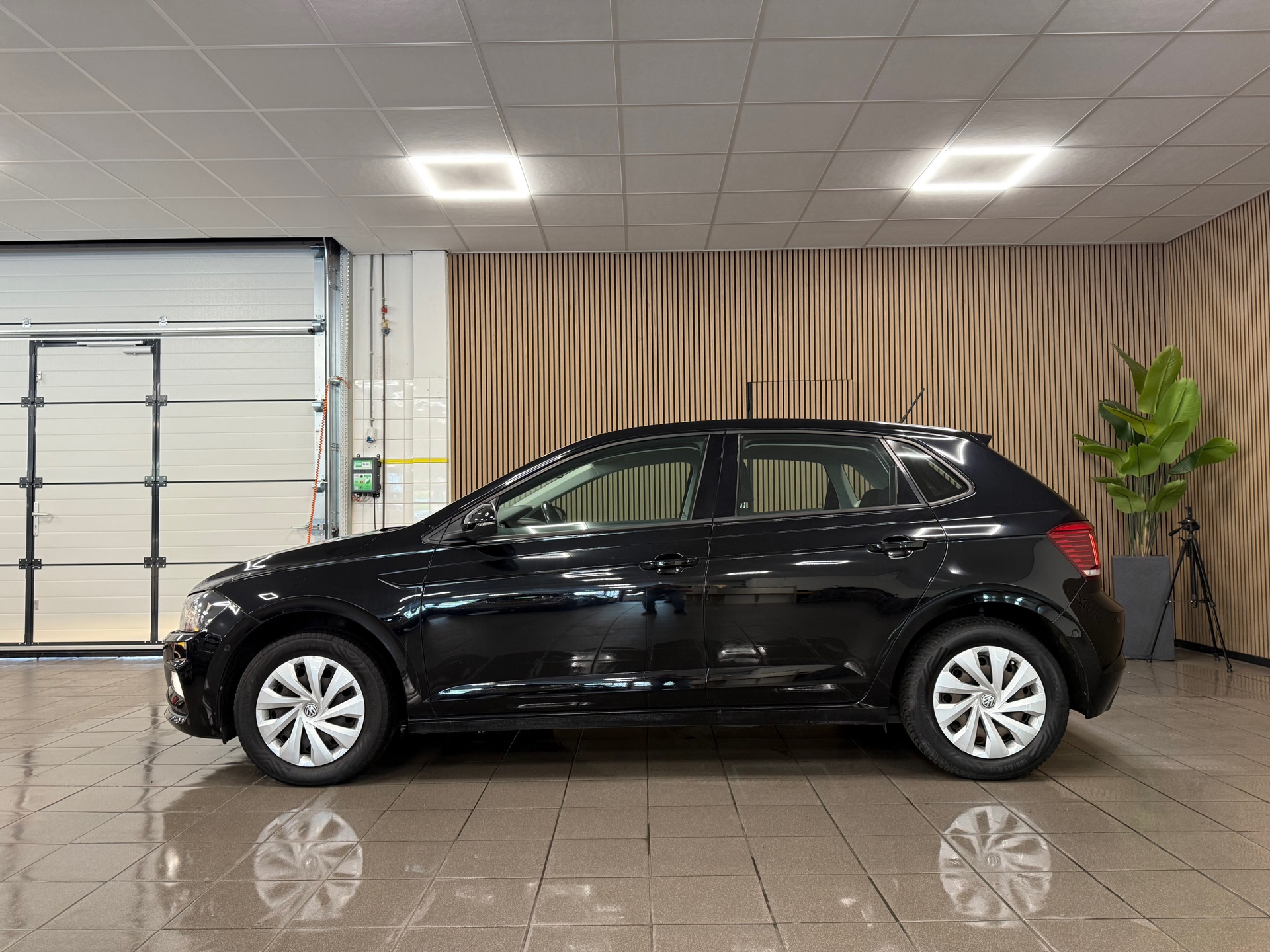 https://www.autokooy.nl//xml/images/46016923-2.JPG