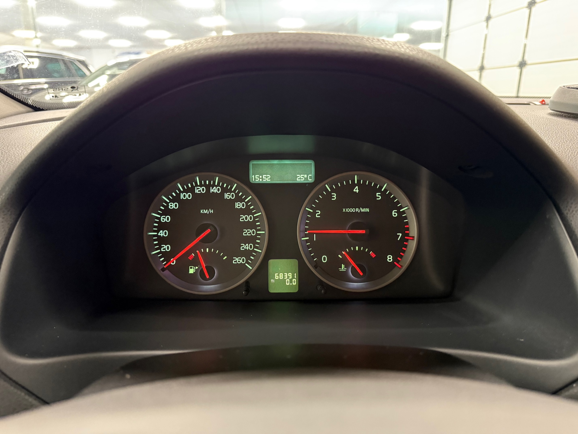 https://www.autokooy.nl//xml/images/46048706-14.JPG