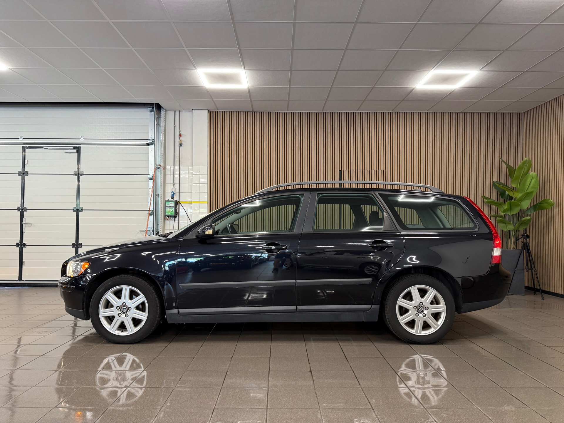 https://www.autokooy.nl//xml/images/46048706-2.JPG