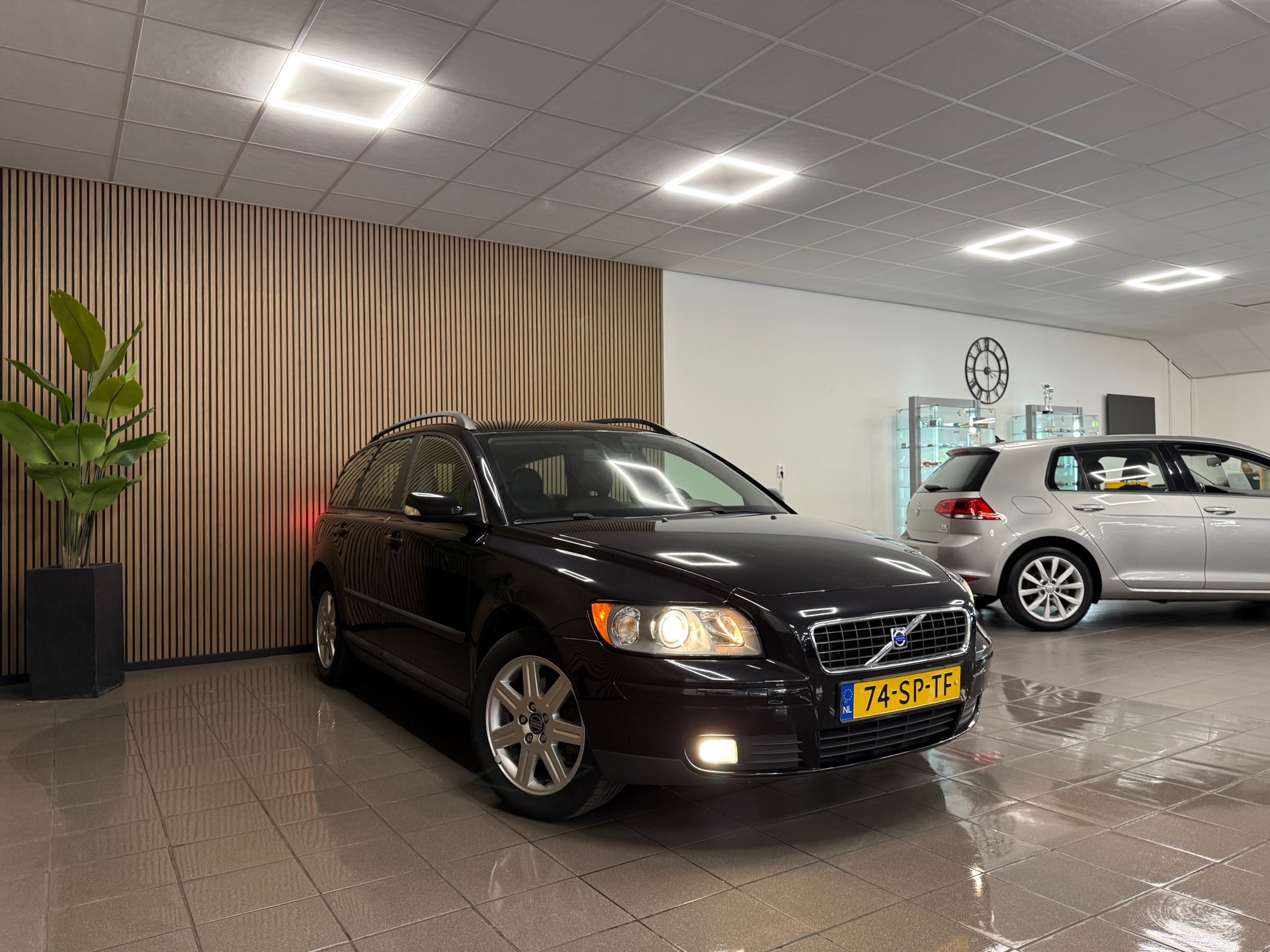 https://www.autokooy.nl//xml/images/46048706-7.JPG