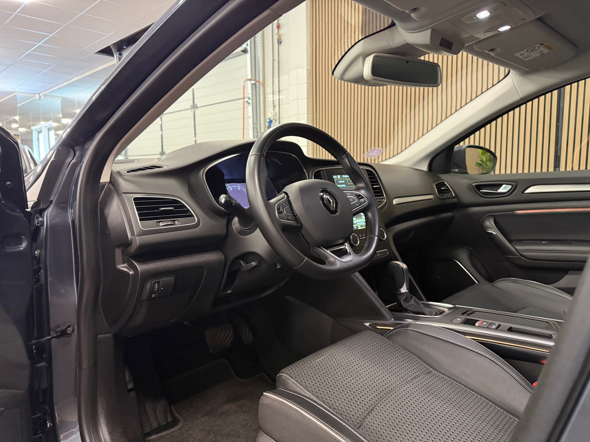 https://www.autokooy.nl//xml/images/46072557-13.JPG