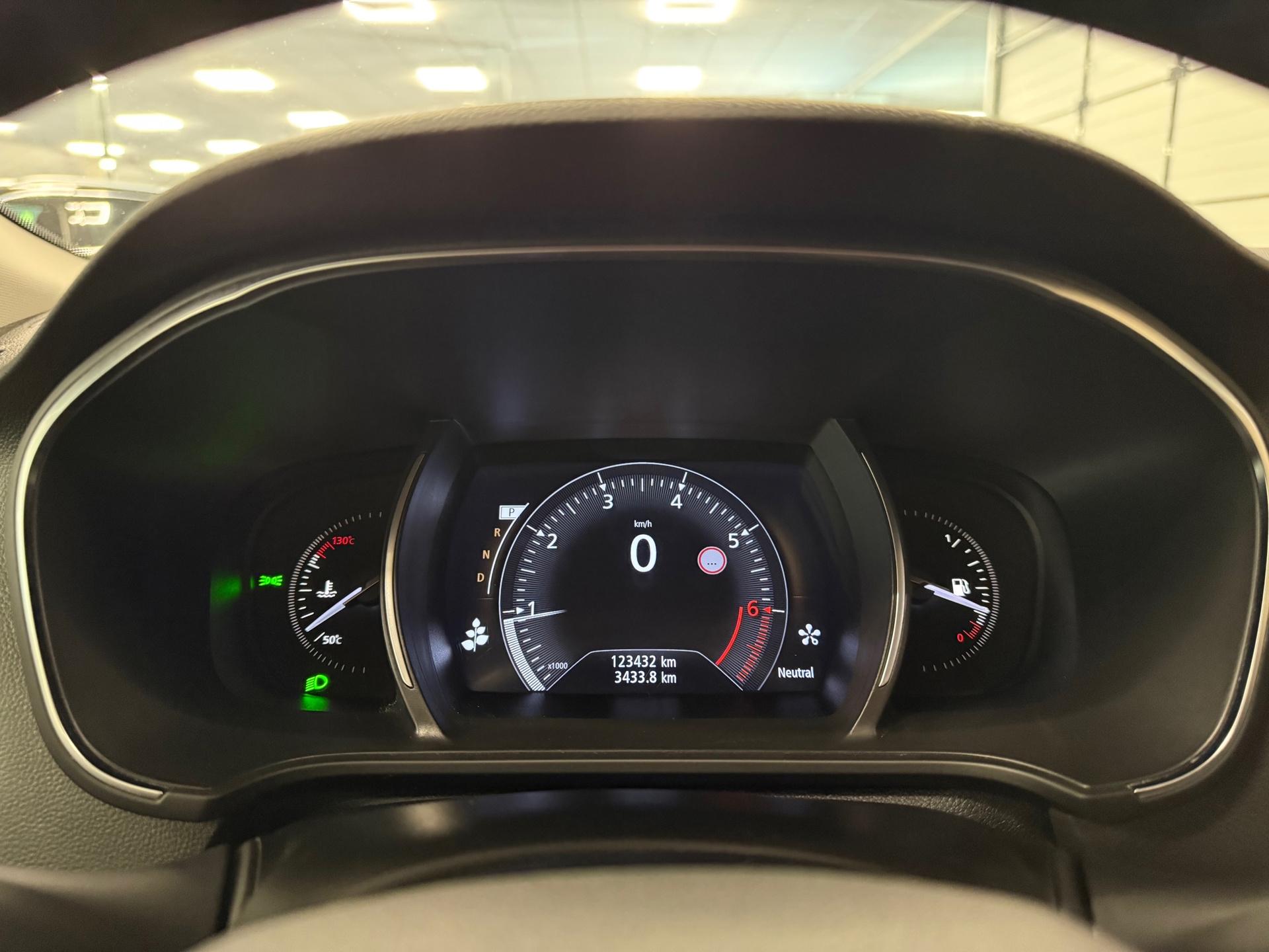 https://www.autokooy.nl//xml/images/46072557-15.JPG