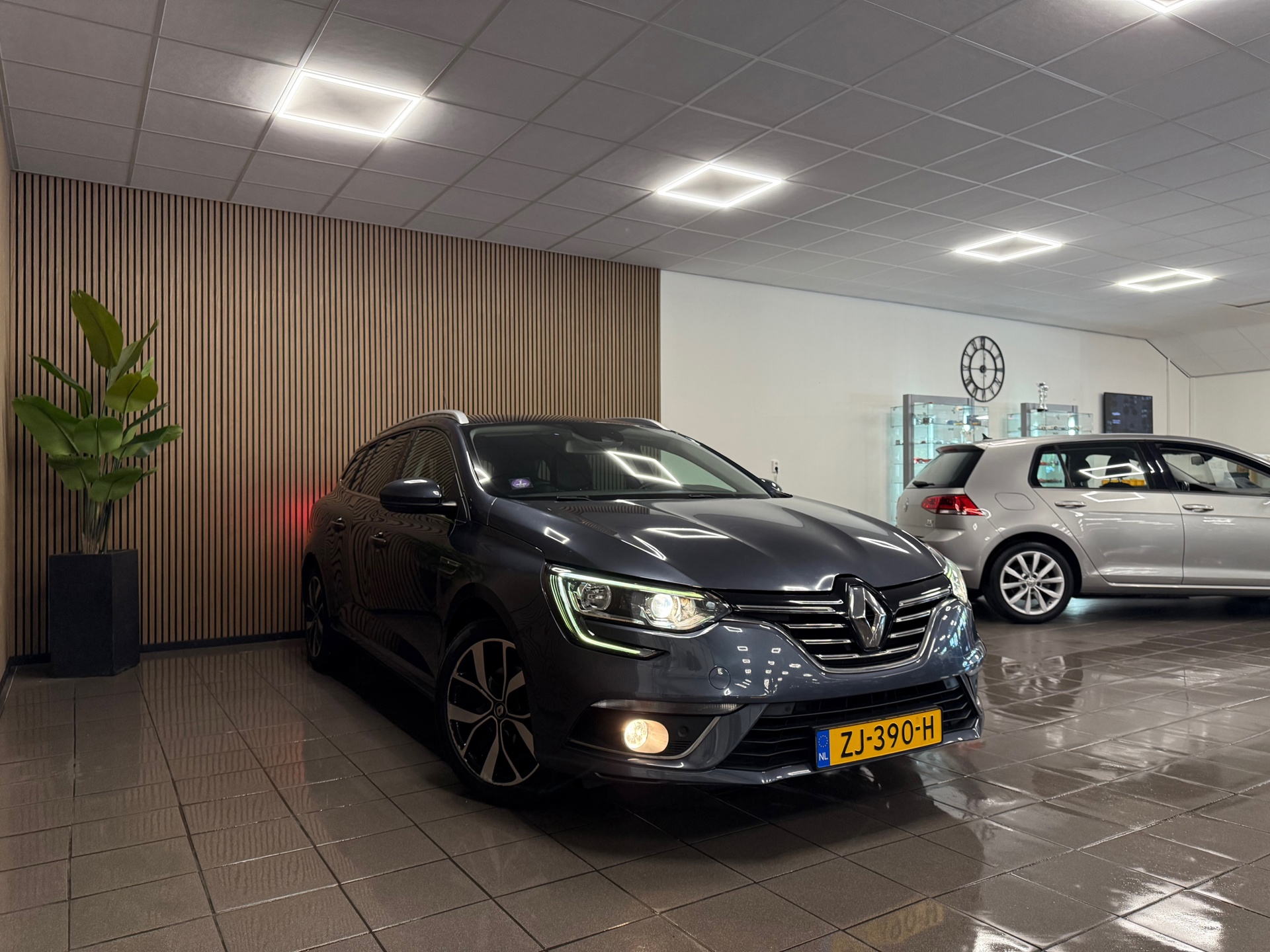 https://www.autokooy.nl//xml/images/46072557-7.JPG
