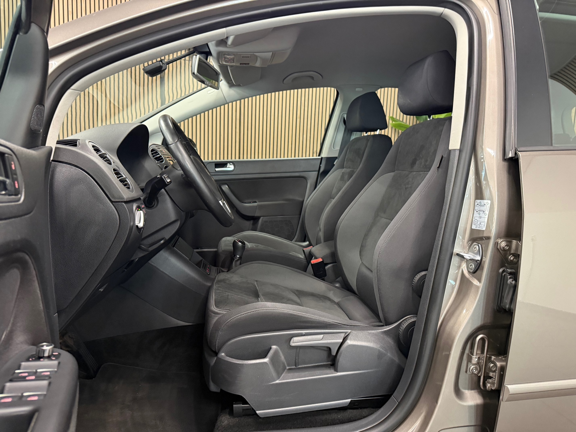 https://www.autokooy.nl//xml/images/46109238-11.JPG