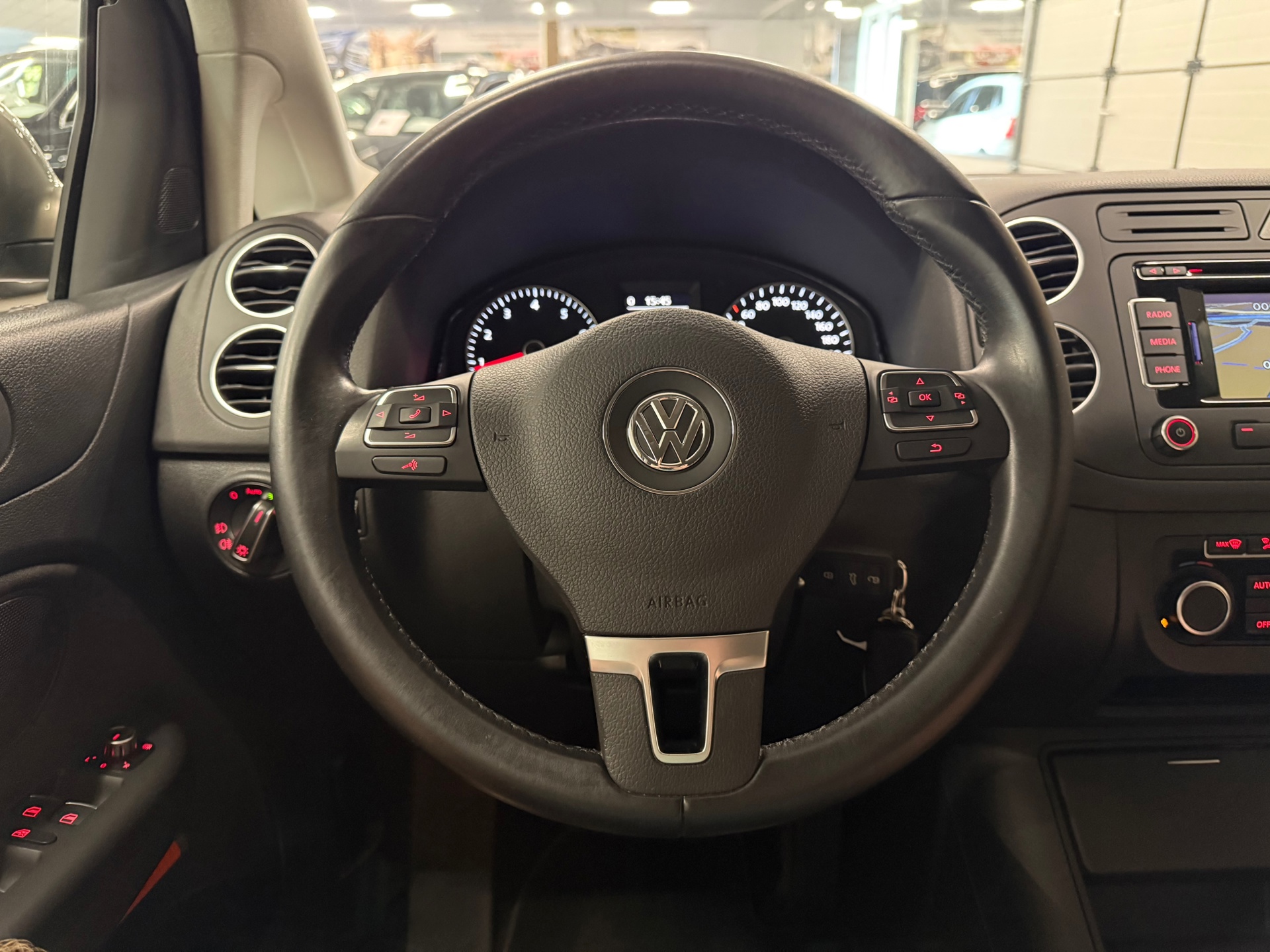 https://www.autokooy.nl//xml/images/46109238-13.JPG