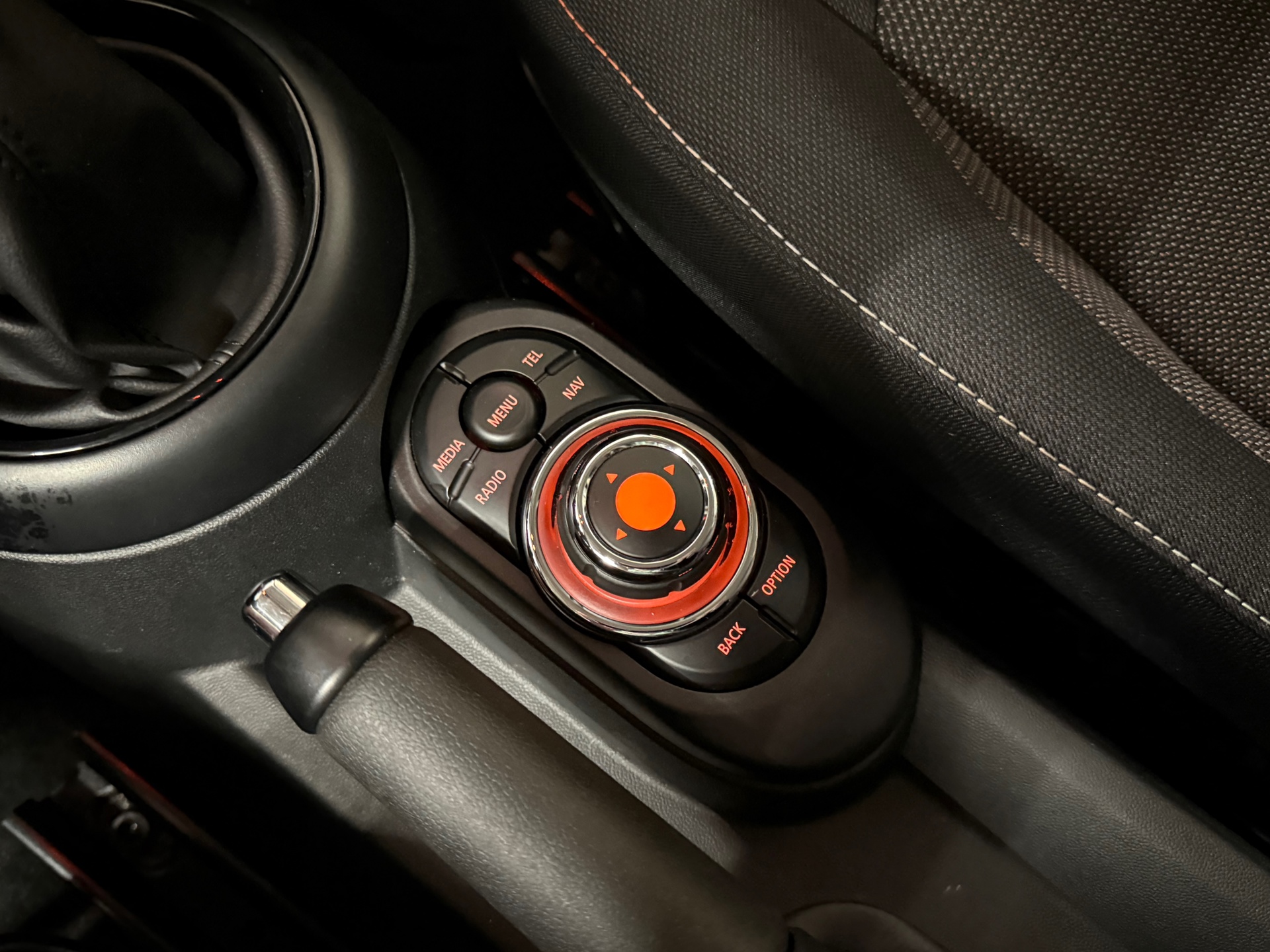 https://www.autokooy.nl//xml/images/46109309-21.JPG