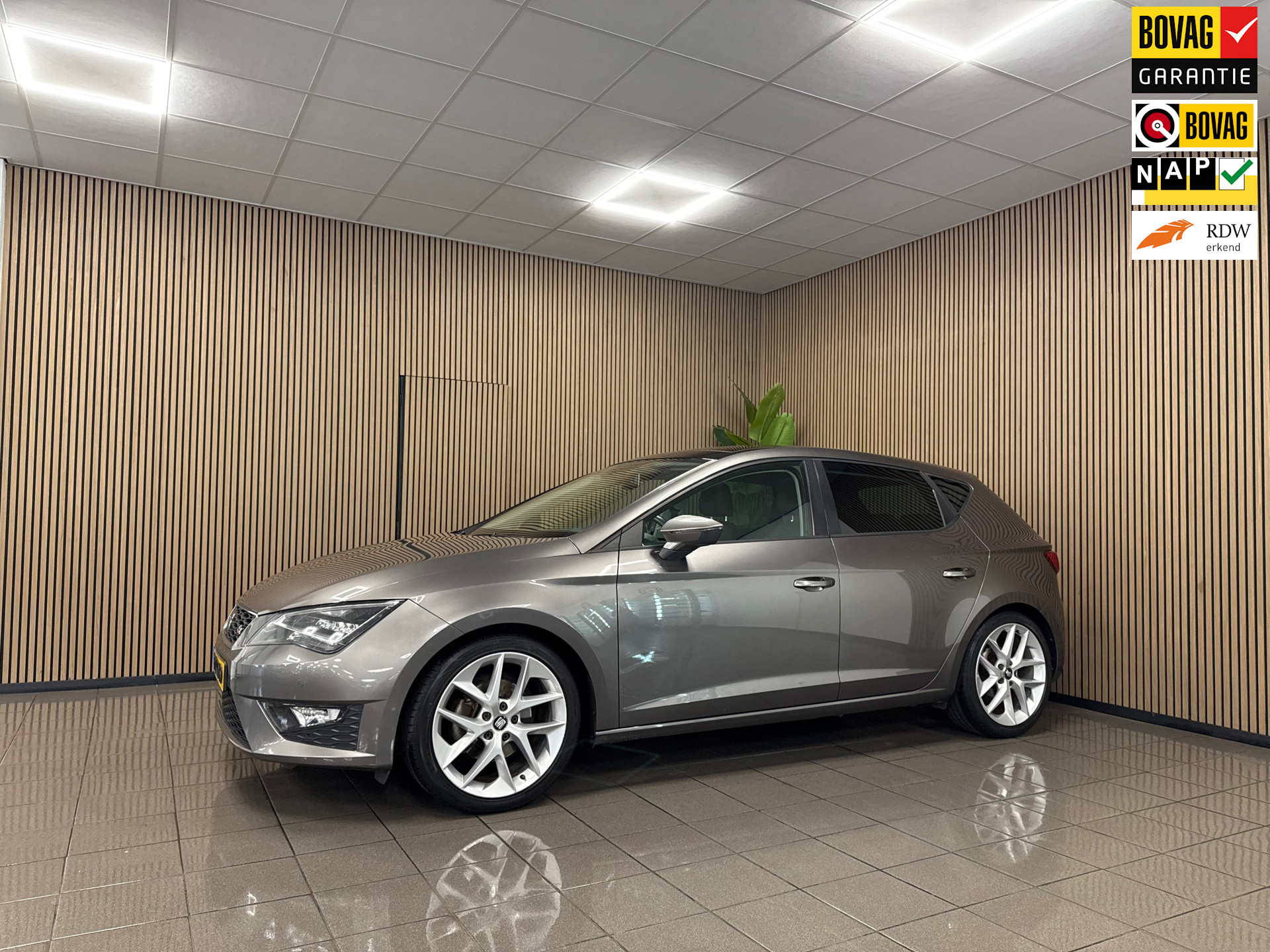 Seat Leon 1.4 TSI ACT FR Dynamic * Automaat / Panoramadak / Xenon / Navigatie / NL Auto *