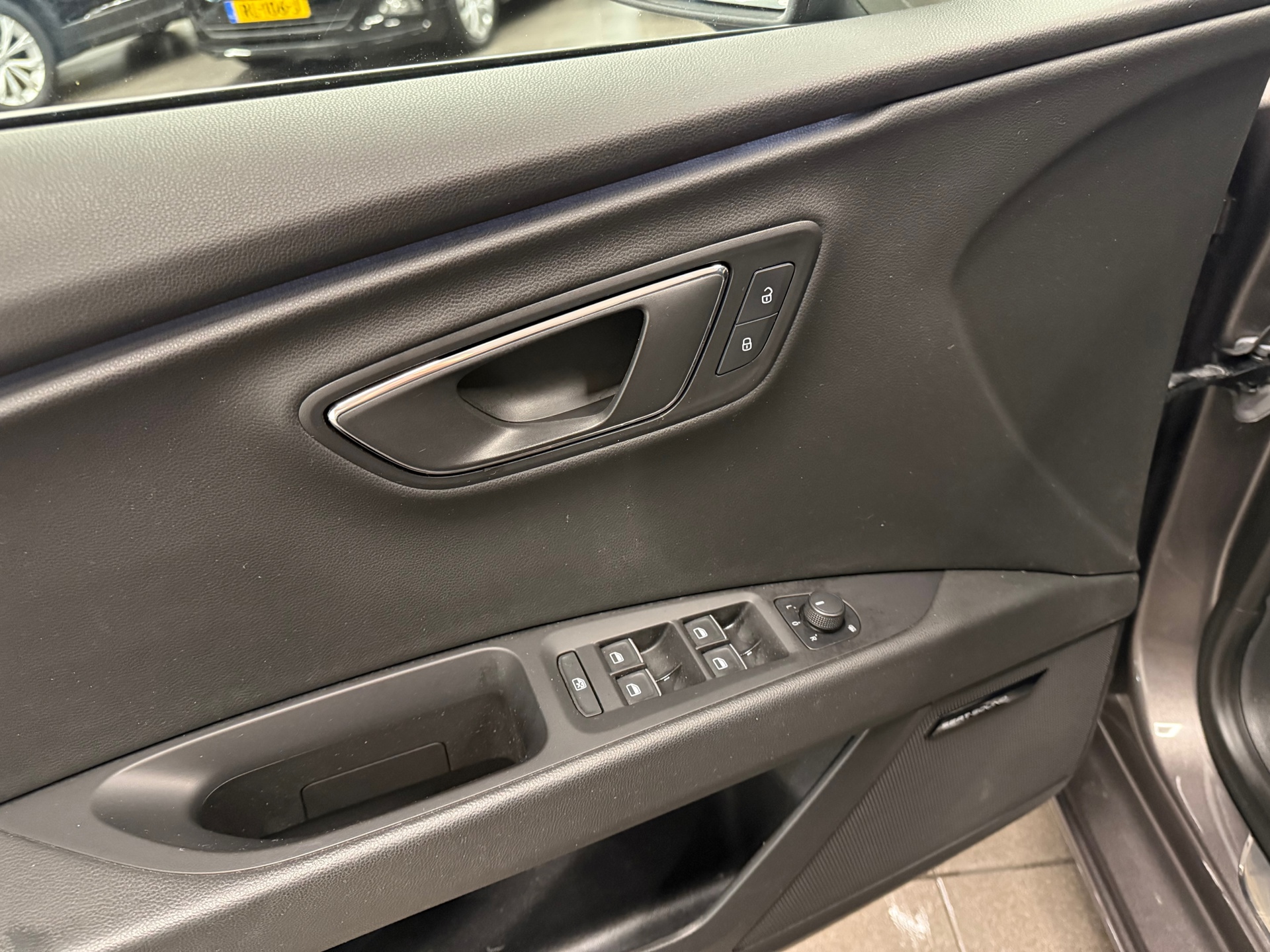 https://www.autokooy.nl//xml/images/46137339-10.JPG