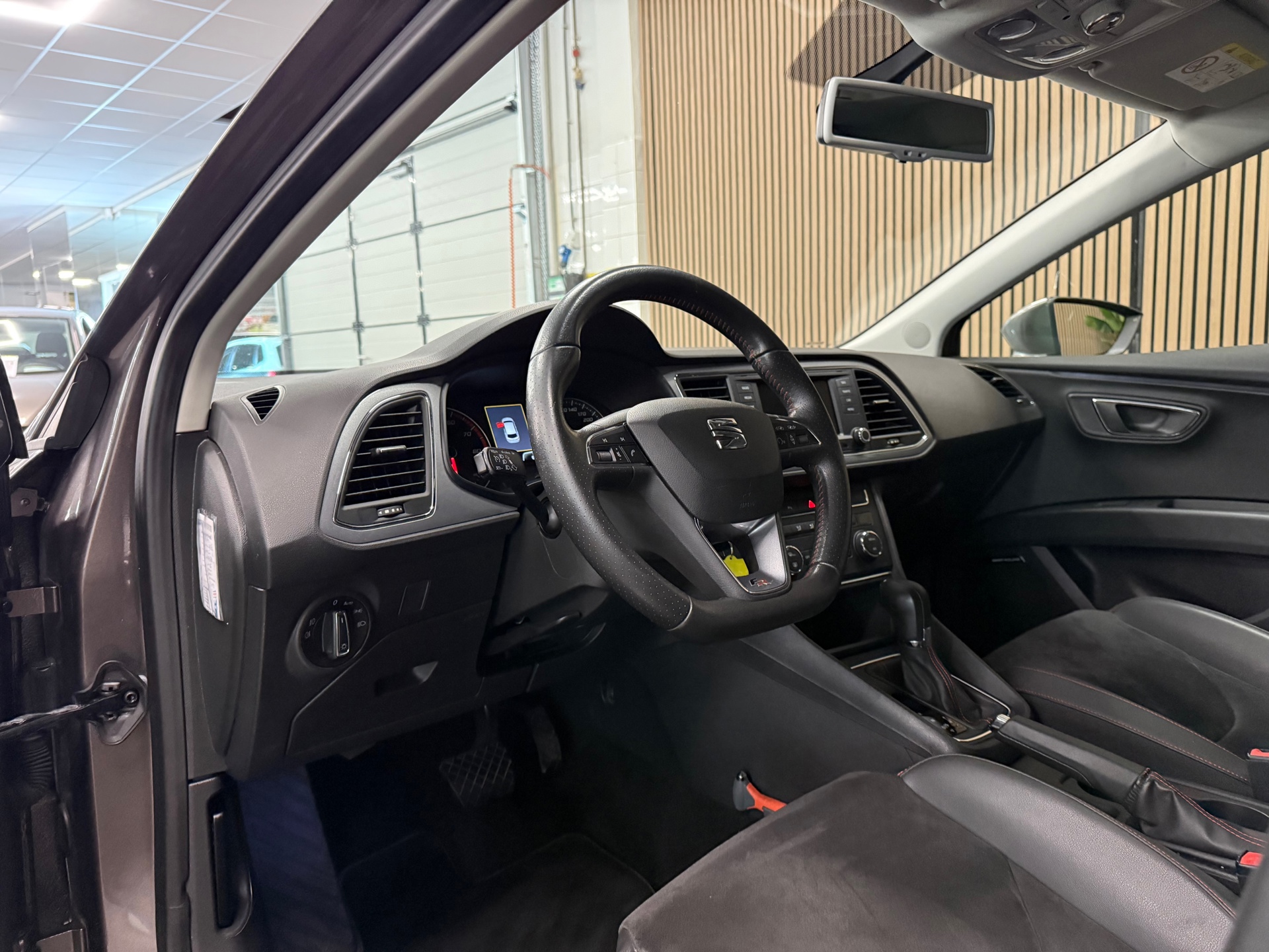 https://www.autokooy.nl//xml/images/46137339-12.JPG