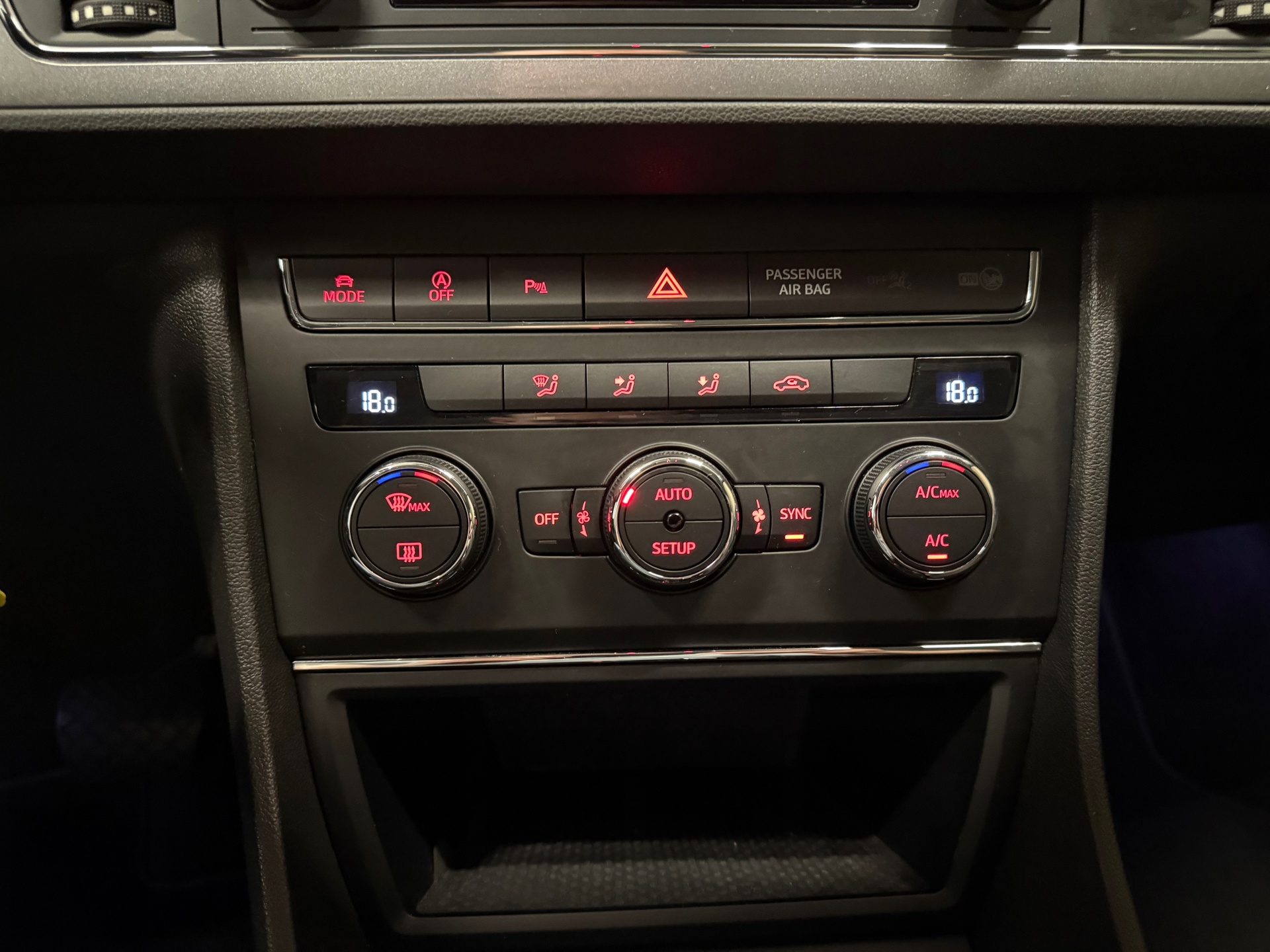 https://www.autokooy.nl//xml/images/46137339-18.JPG