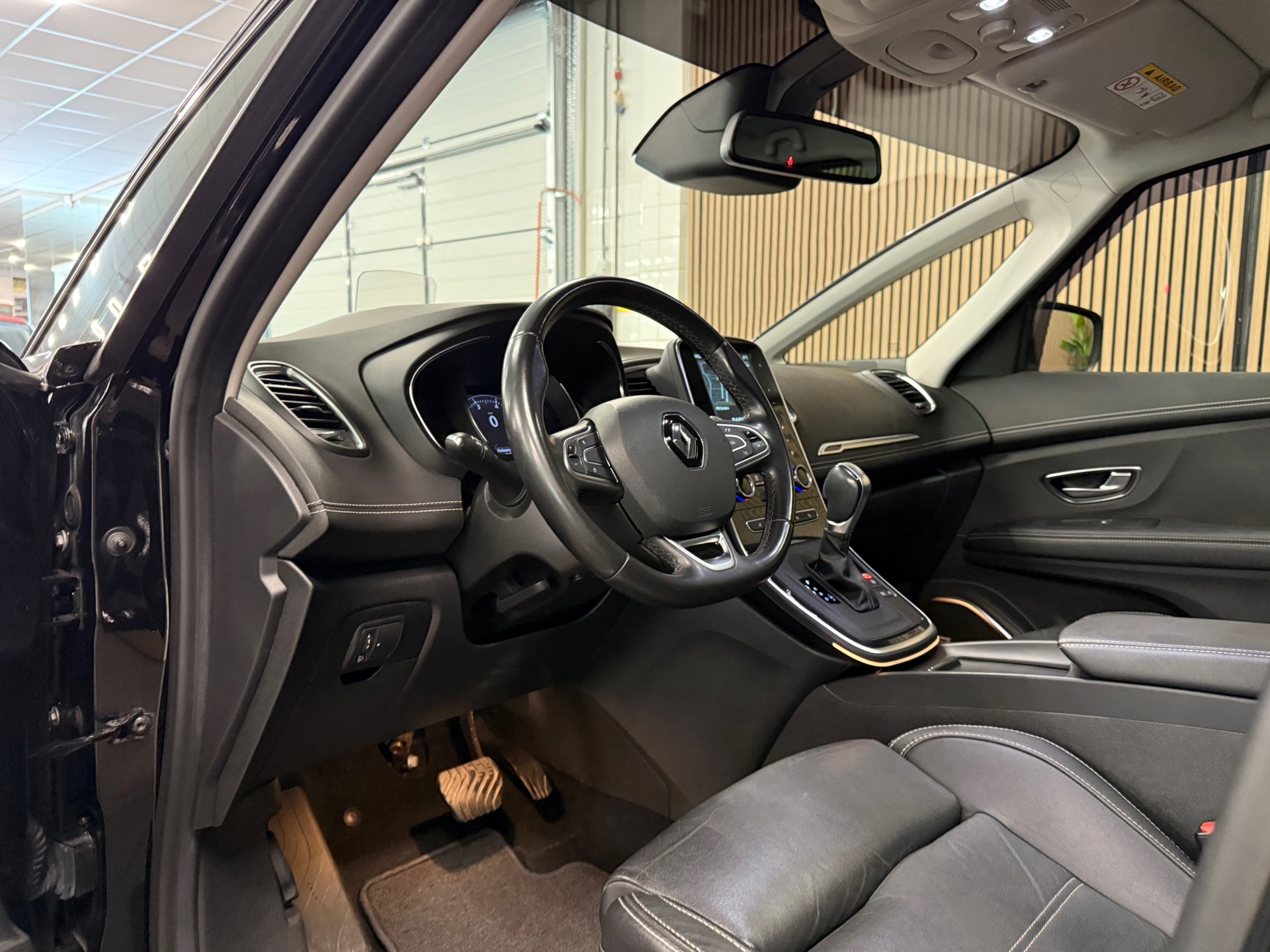 https://www.autokooy.nl//xml/images/46164829-13.JPG