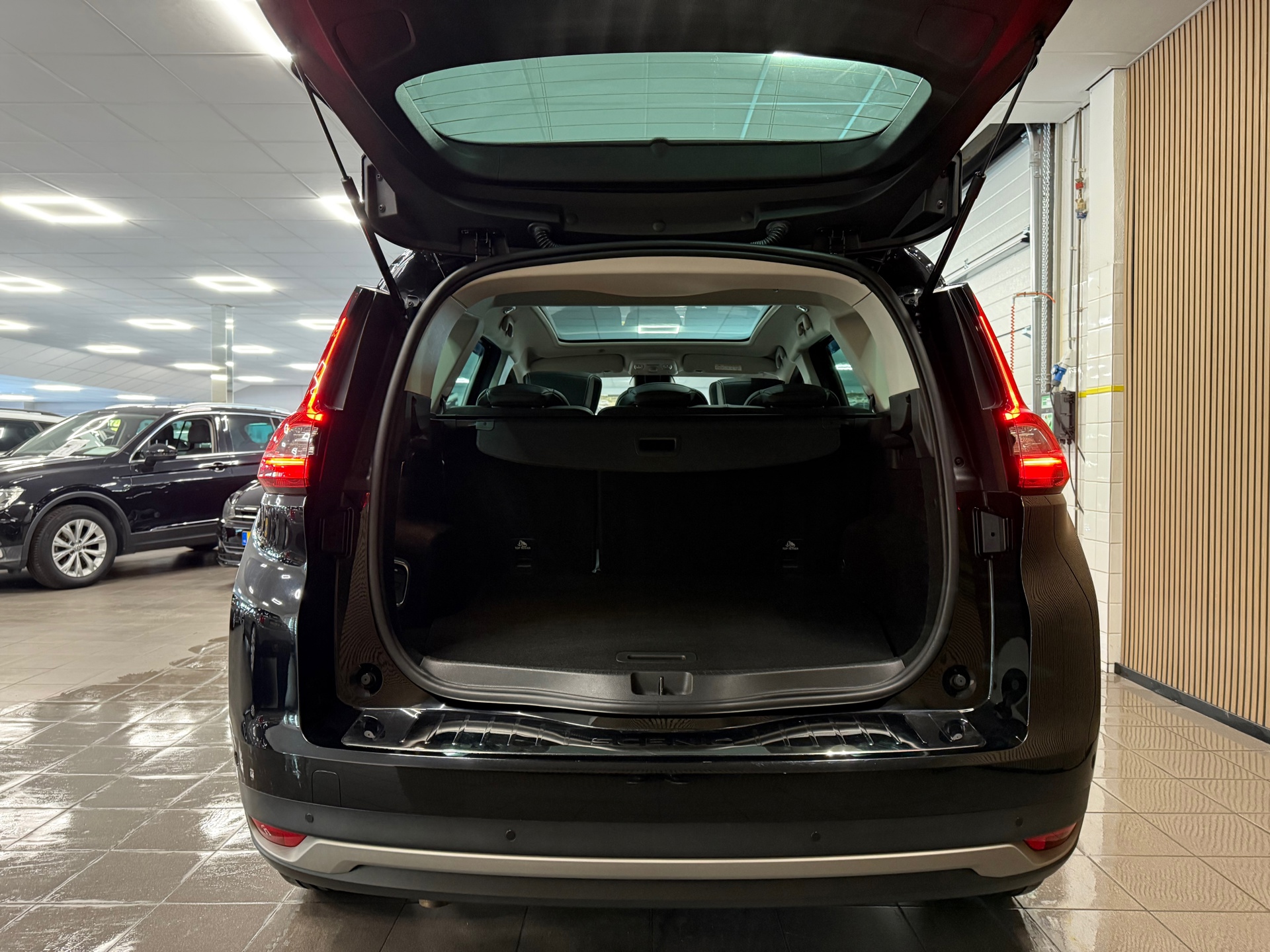 https://www.autokooy.nl//xml/images/46164829-5.JPG