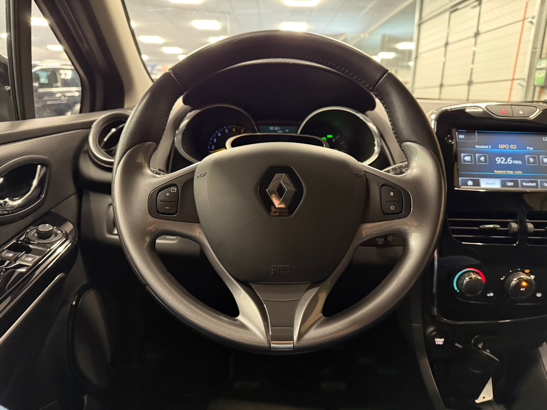 https://www.autokooy.nl//xml/images/46231277-14.JPG