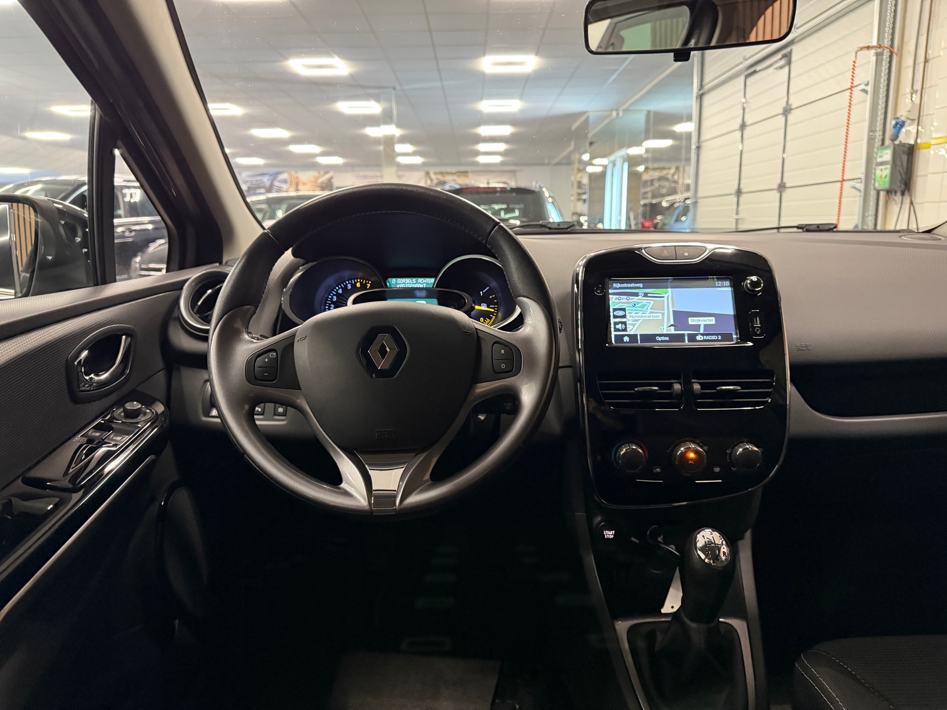 https://www.autokooy.nl//xml/images/46231277-22.JPG