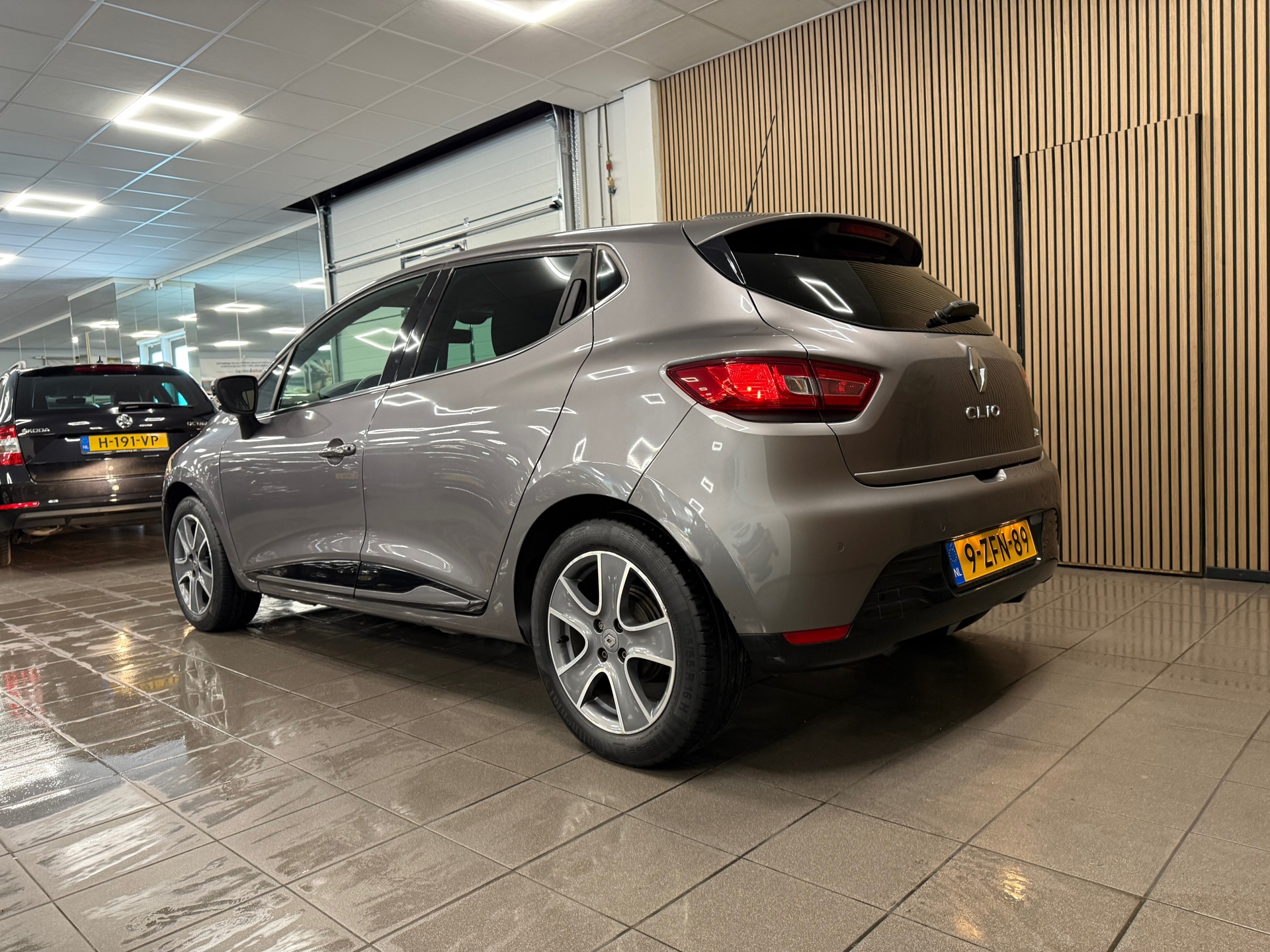 https://www.autokooy.nl//xml/images/46231277-3.JPG