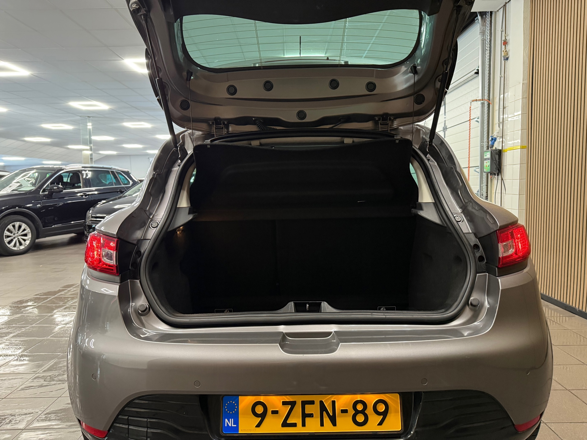 https://www.autokooy.nl//xml/images/46231277-5.JPG