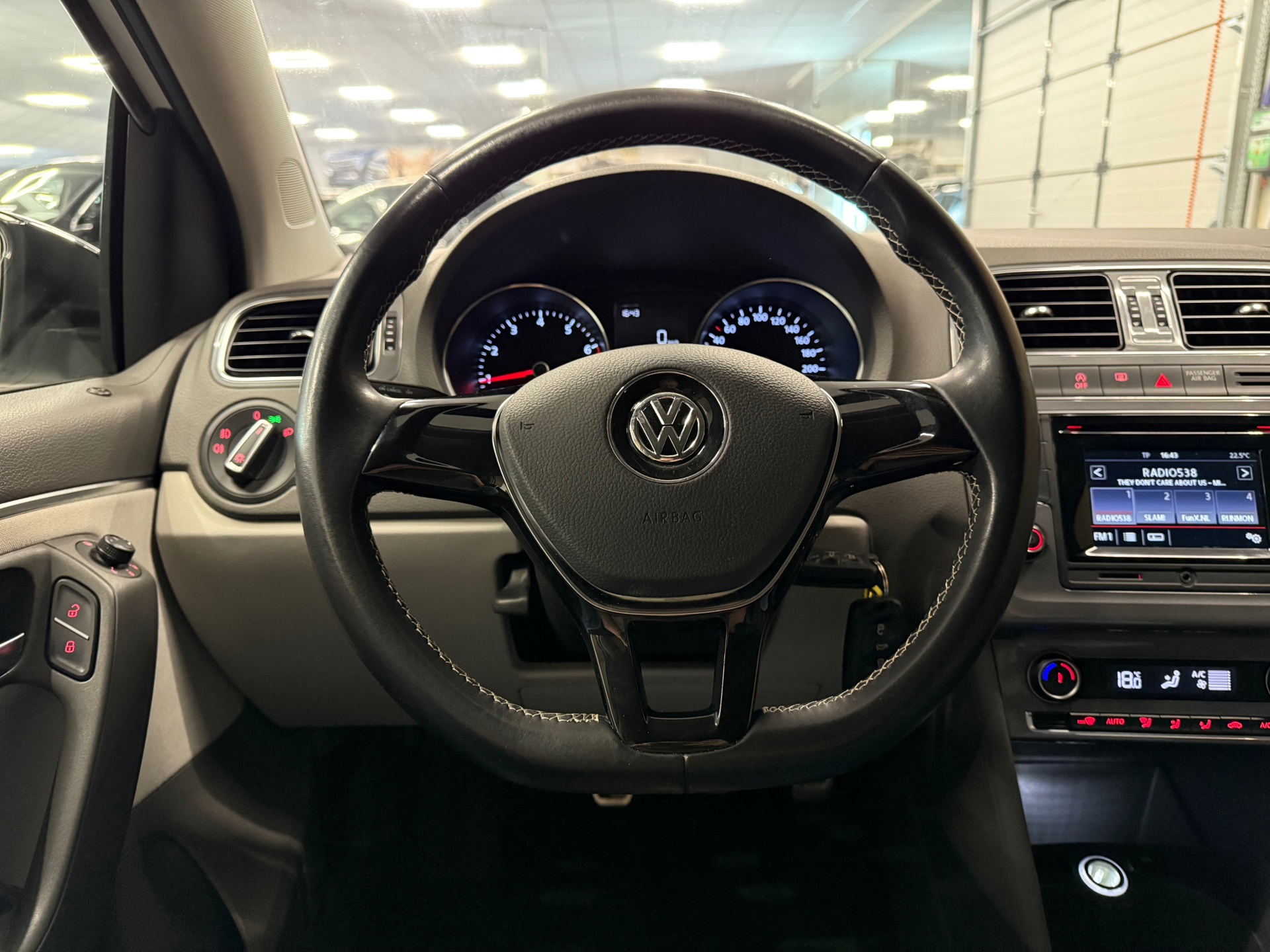 https://www.autokooy.nl//xml/images/46258809-14.JPG