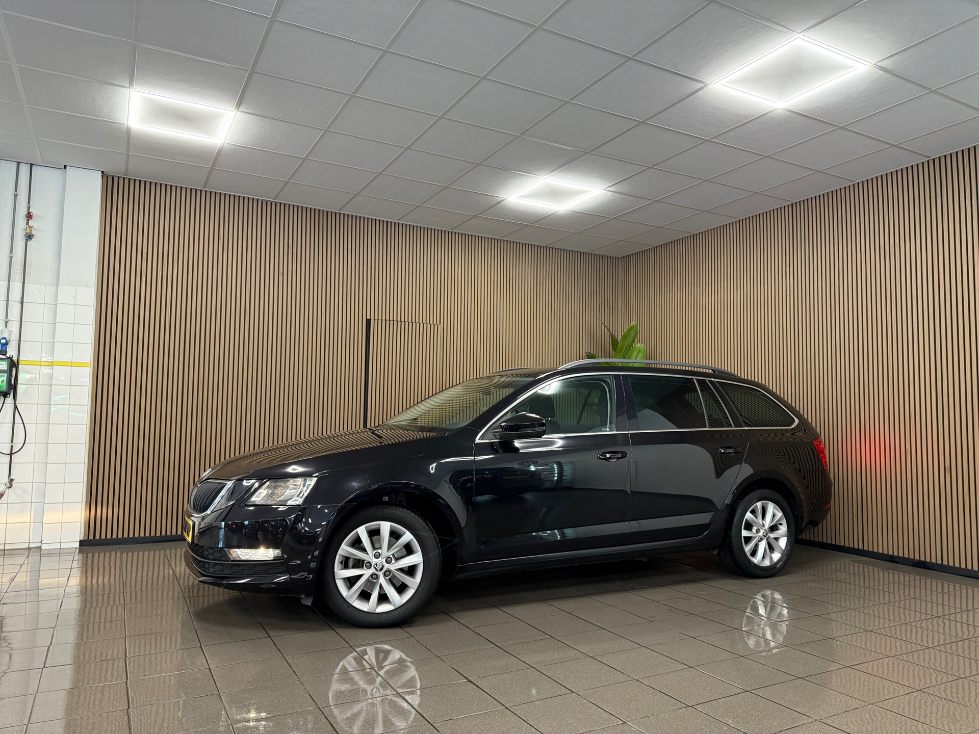 https://www.autokooy.nl//xml/images/46258824-8.JPG