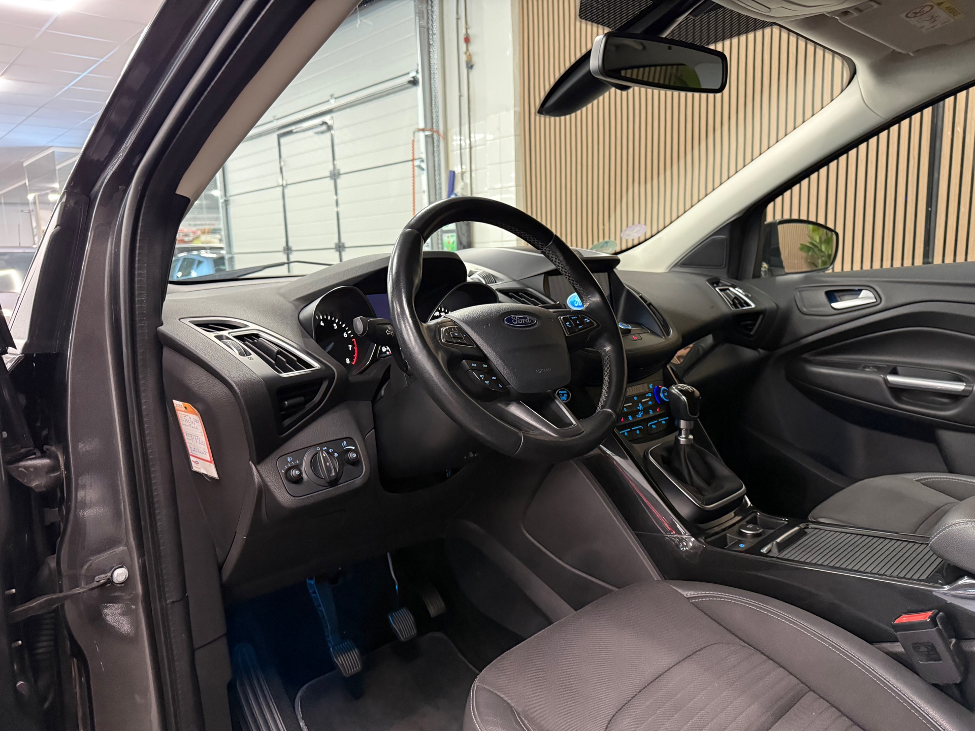 https://www.autokooy.nl//xml/images/46287181-12.JPG