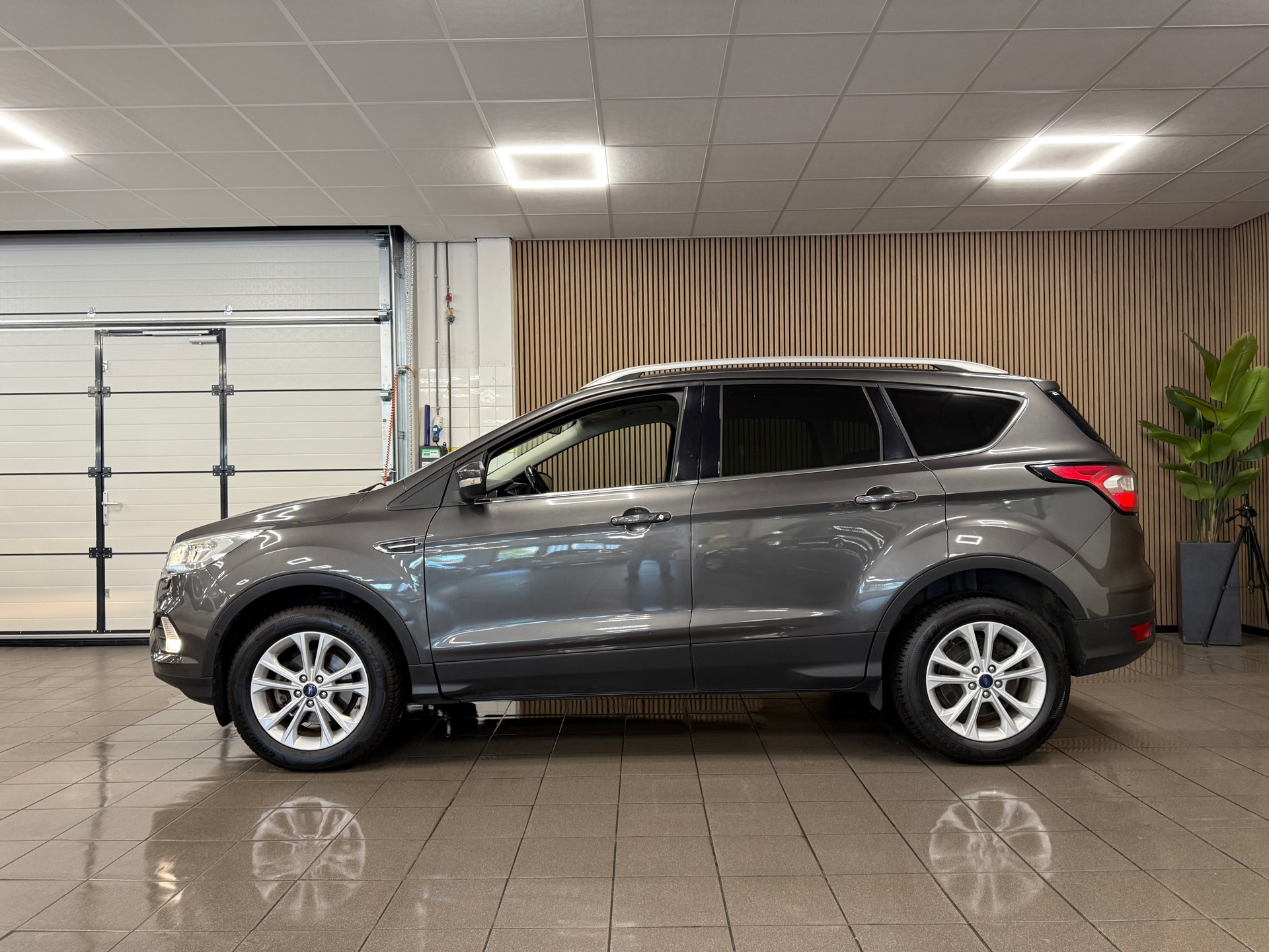 https://www.autokooy.nl//xml/images/46287181-2.JPG