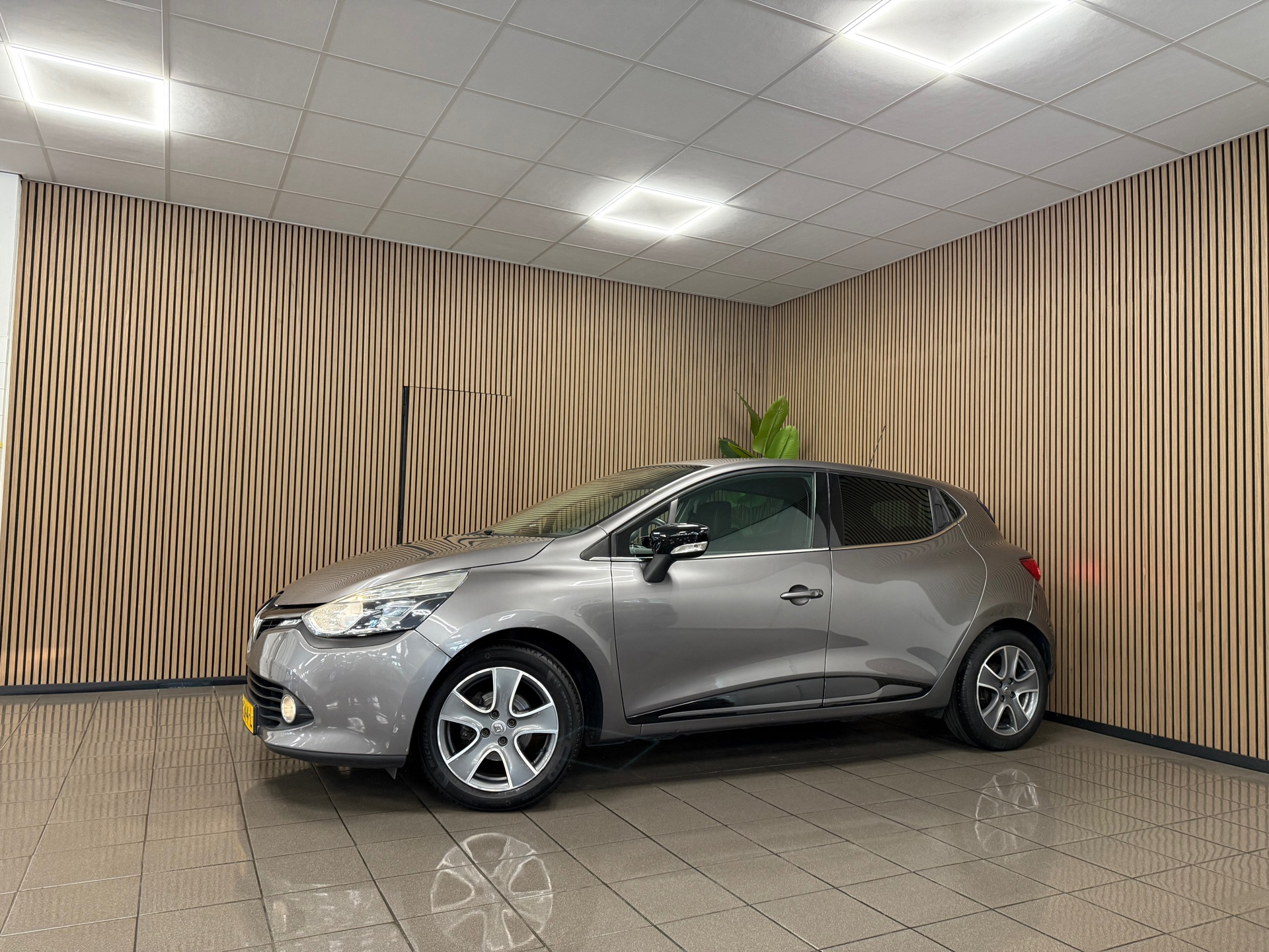 https://www.autokooy.nl//xml/images/46287260-10.JPG