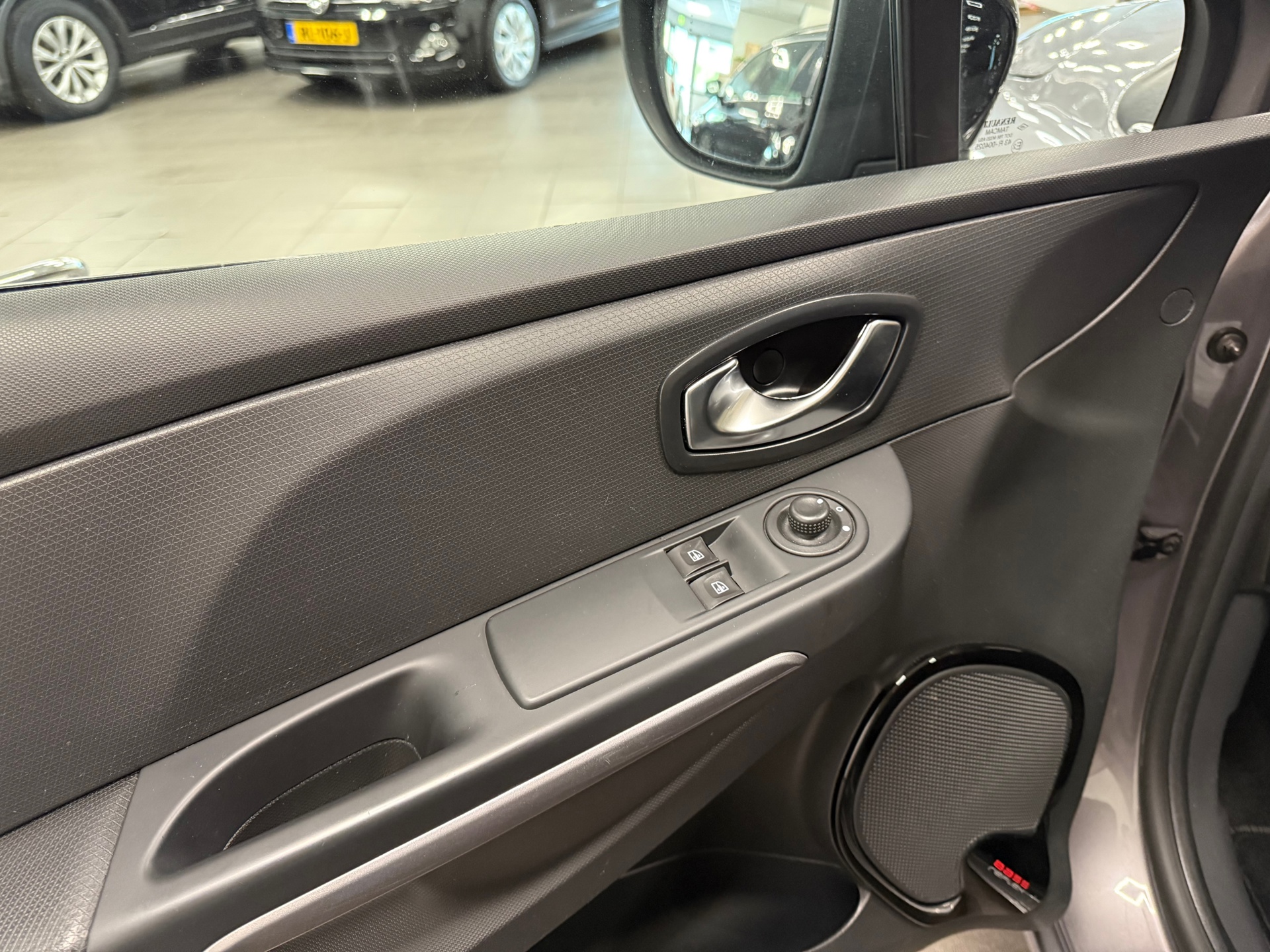 https://www.autokooy.nl//xml/images/46287260-11.JPG