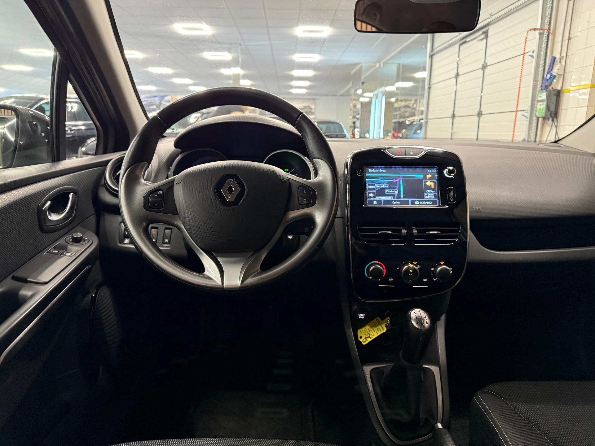 https://www.autokooy.nl//xml/images/46287260-21.JPG