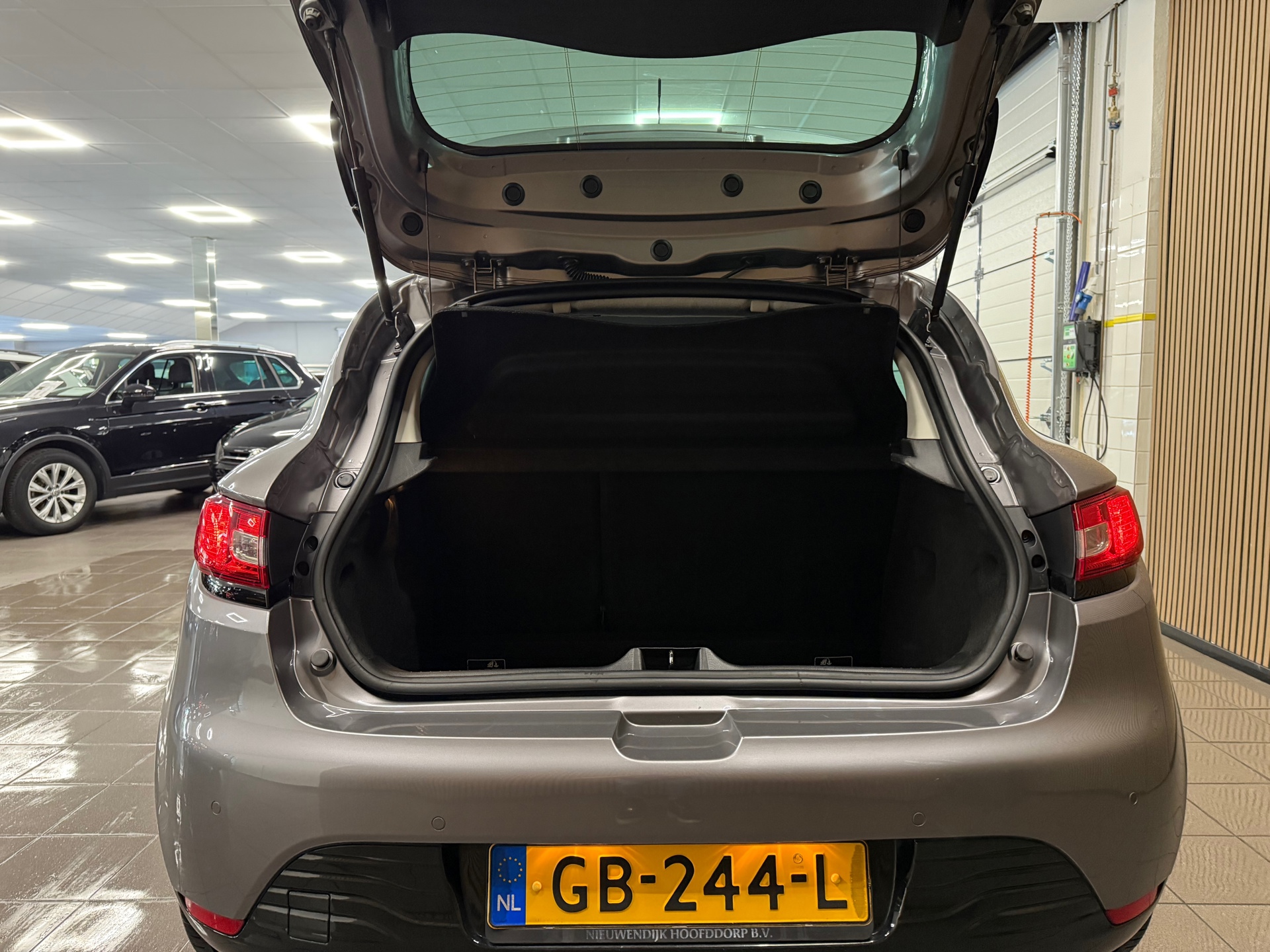 https://www.autokooy.nl//xml/images/46287260-5.JPG