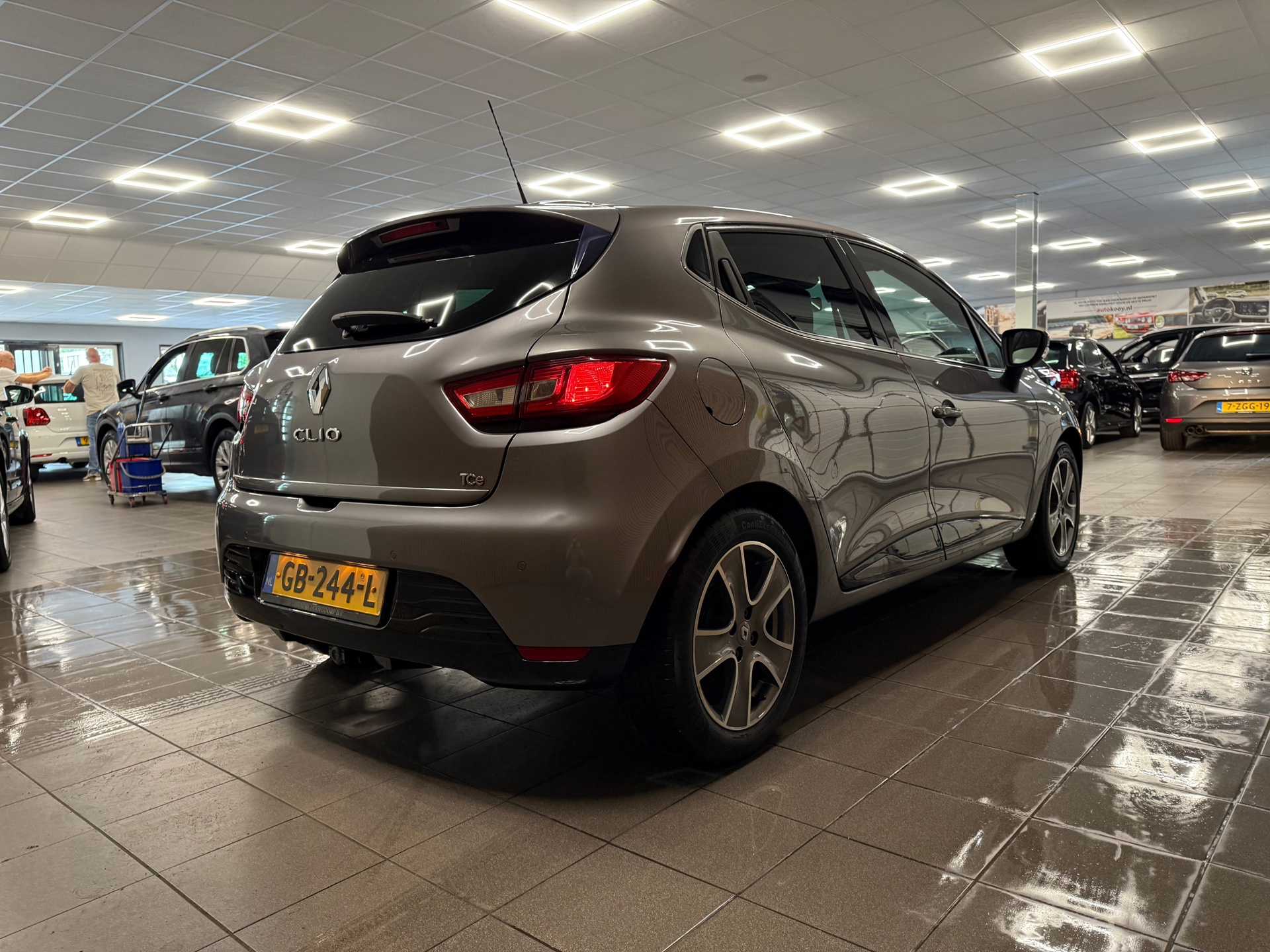 https://www.autokooy.nl//xml/images/46287260-7.JPG