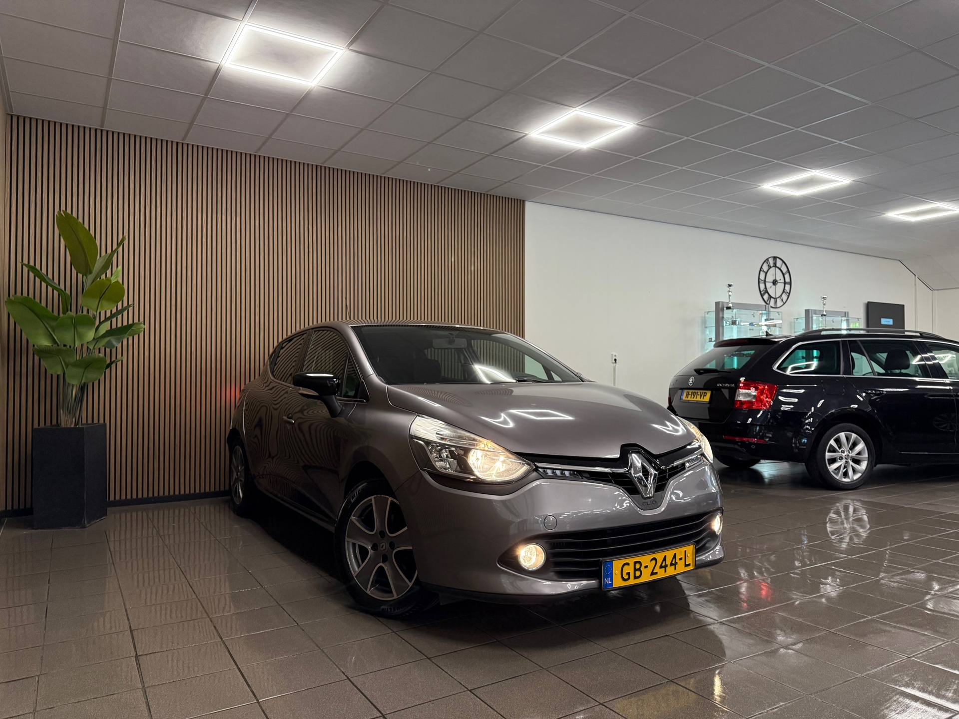 https://www.autokooy.nl//xml/images/46287260-8.JPG