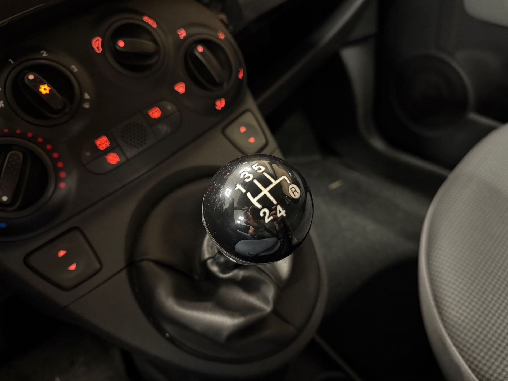 https://www.autokooy.nl//xml/images/46312983-19.JPG