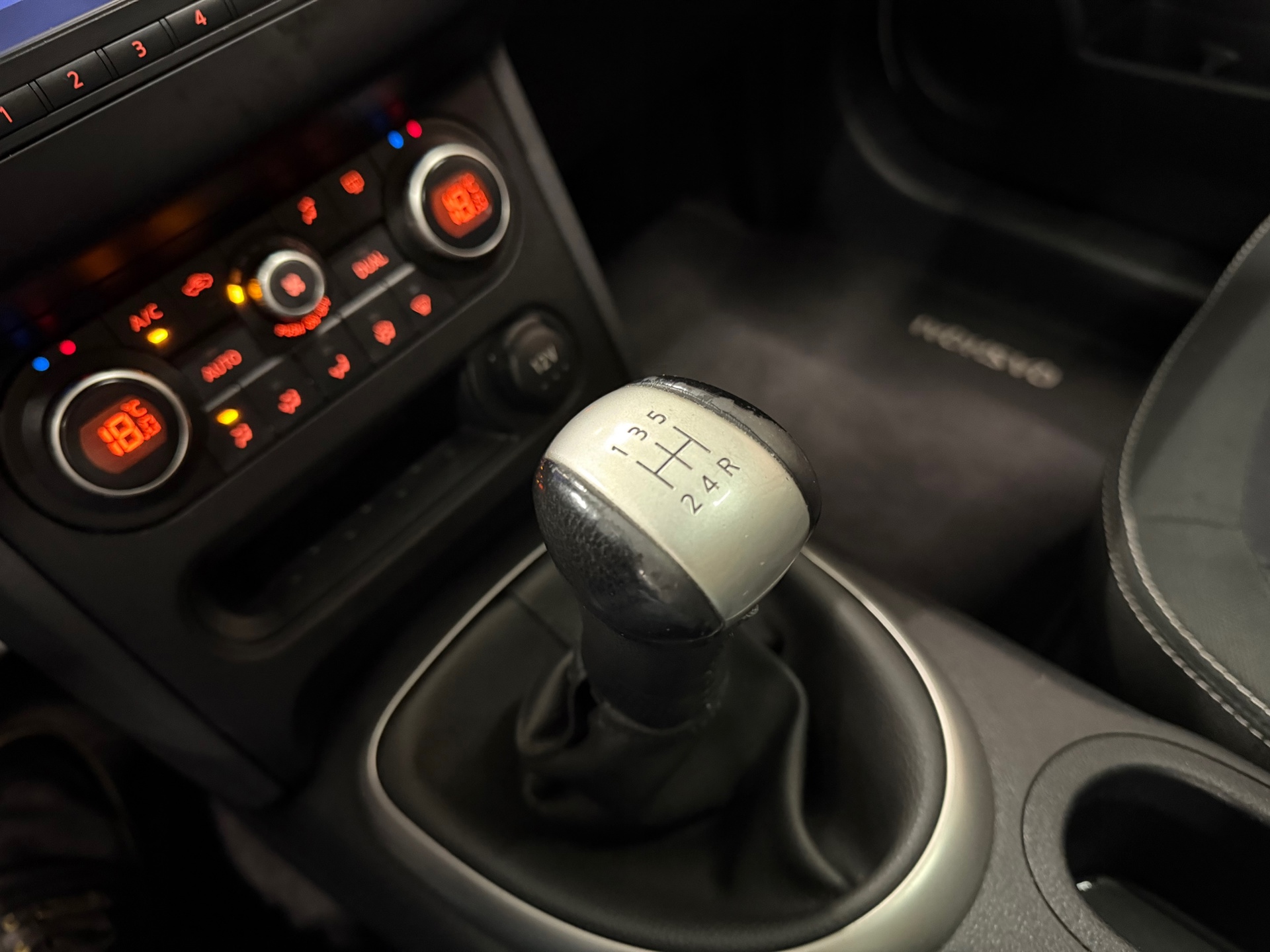 https://www.autokooy.nl//xml/images/46313210-20.JPG