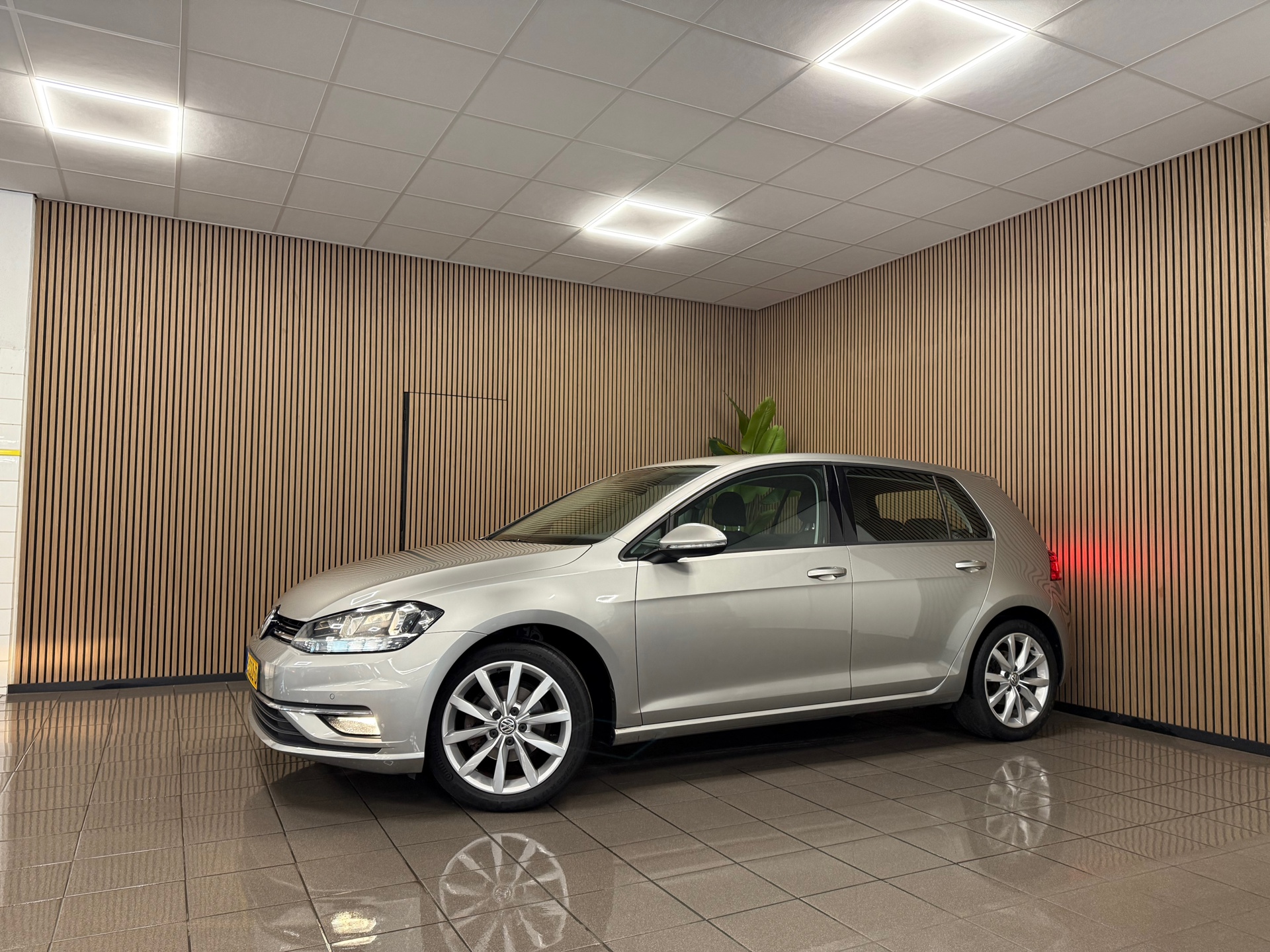 https://www.autokooy.nl//xml/images/46430043-10.JPG