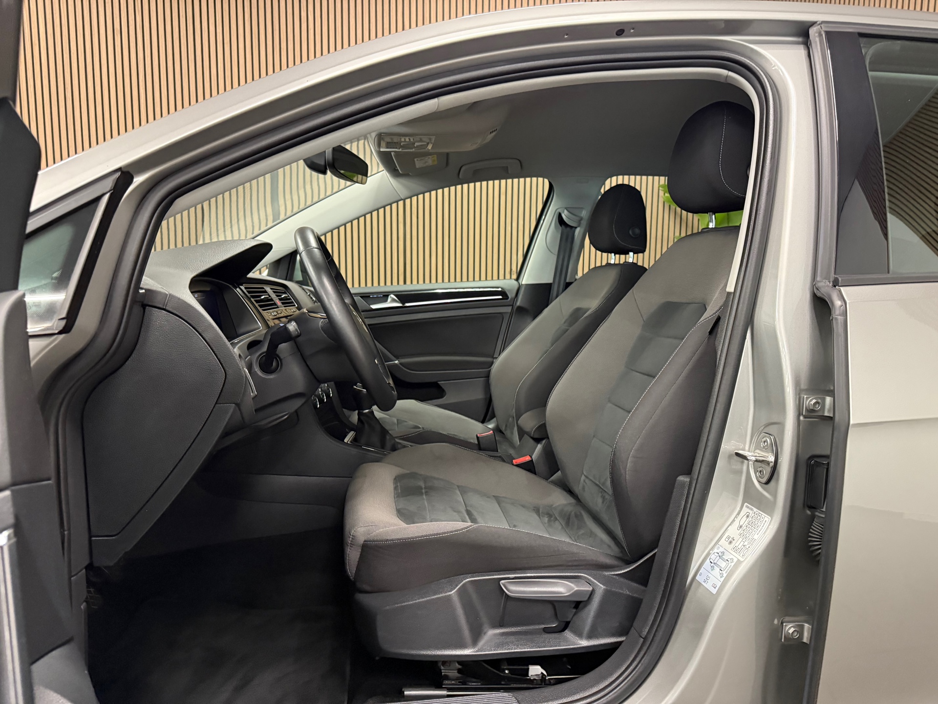 https://www.autokooy.nl//xml/images/46430043-12.JPG
