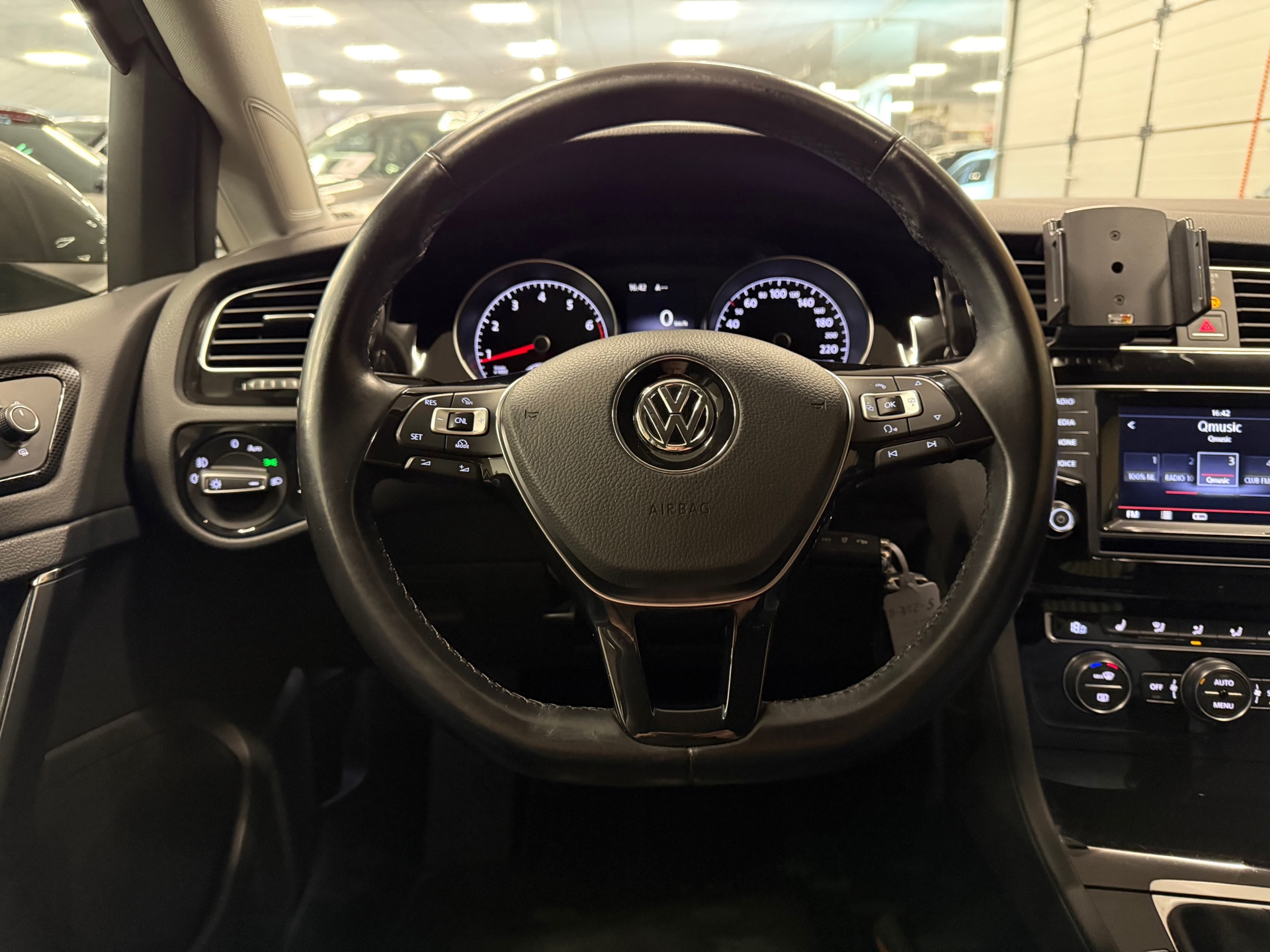 https://www.autokooy.nl//xml/images/46457372-13.JPG